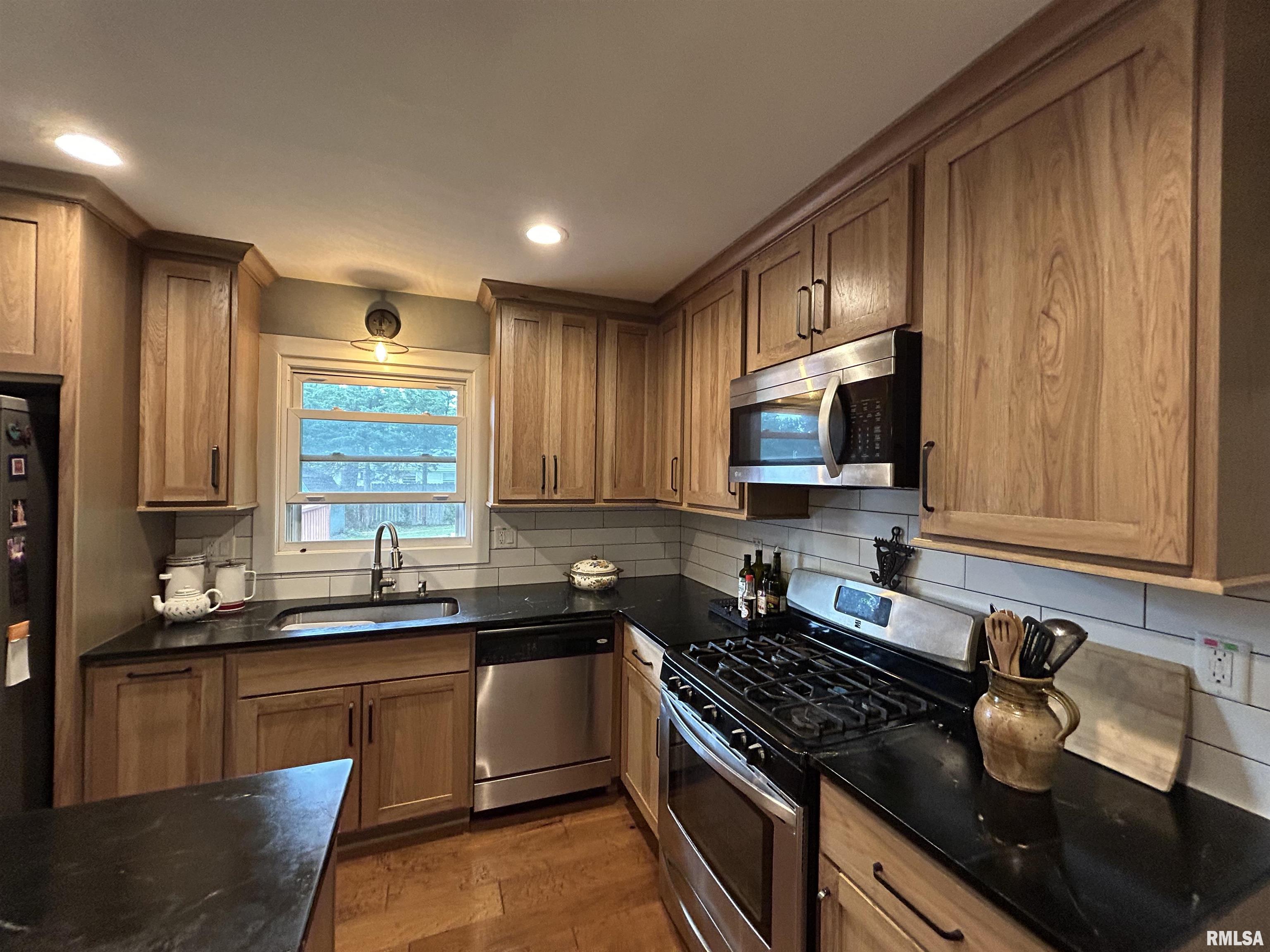 1404 W Taylor Drive, Carbondale, Illinois image 10