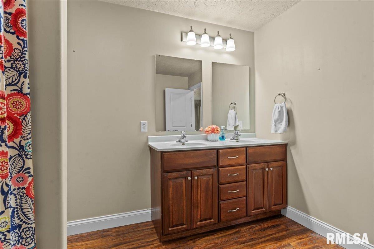 1103 Dina Drive, Riverton, Illinois image 19