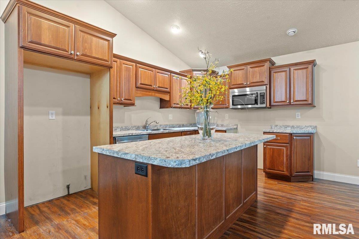 1103 Dina Drive, Riverton, Illinois image 12