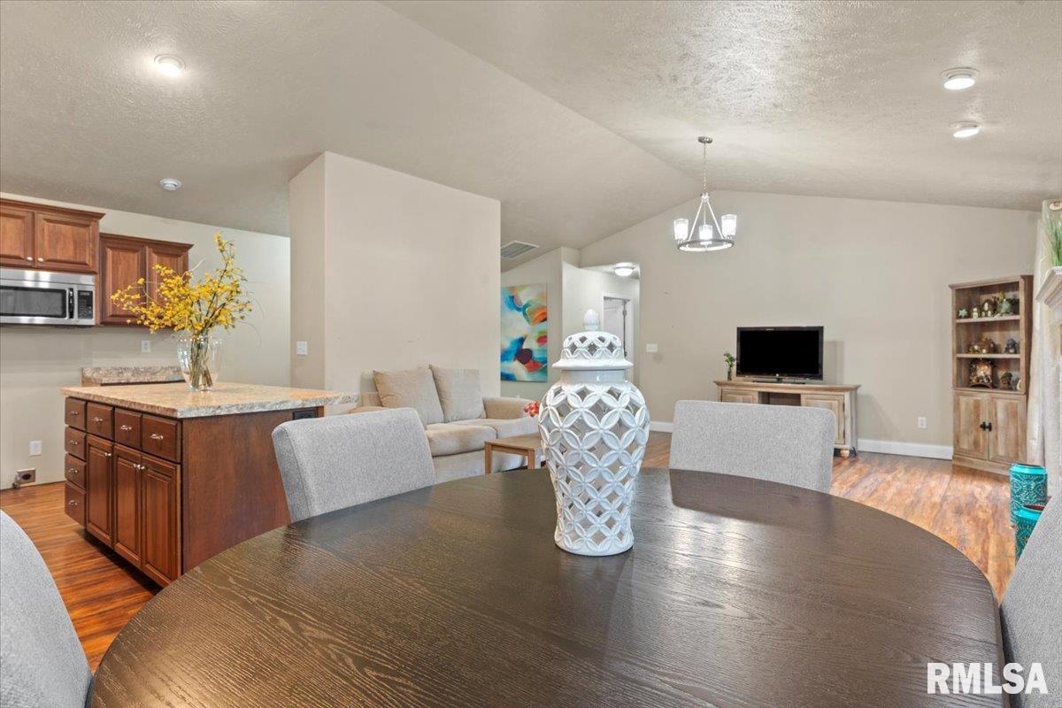 1103 Dina Drive, Riverton, Illinois image 13