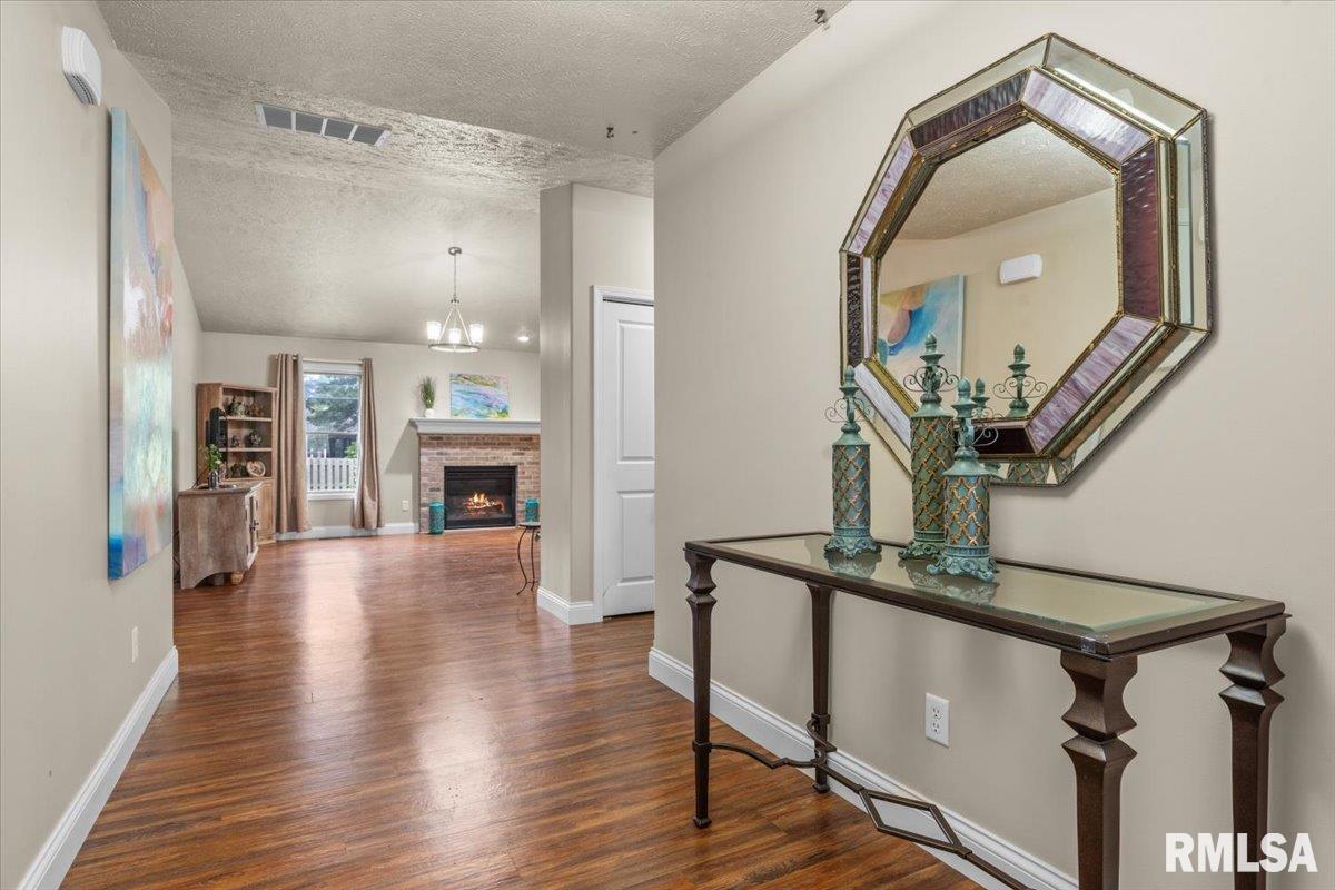 1103 Dina Drive, Riverton, Illinois image 4