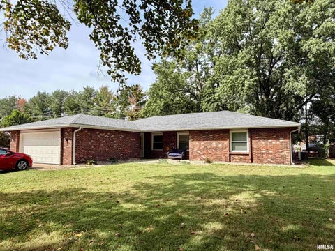 Homes For Sale - 1133-1135 Interlacken Road<br/> Springfield, IL 62704