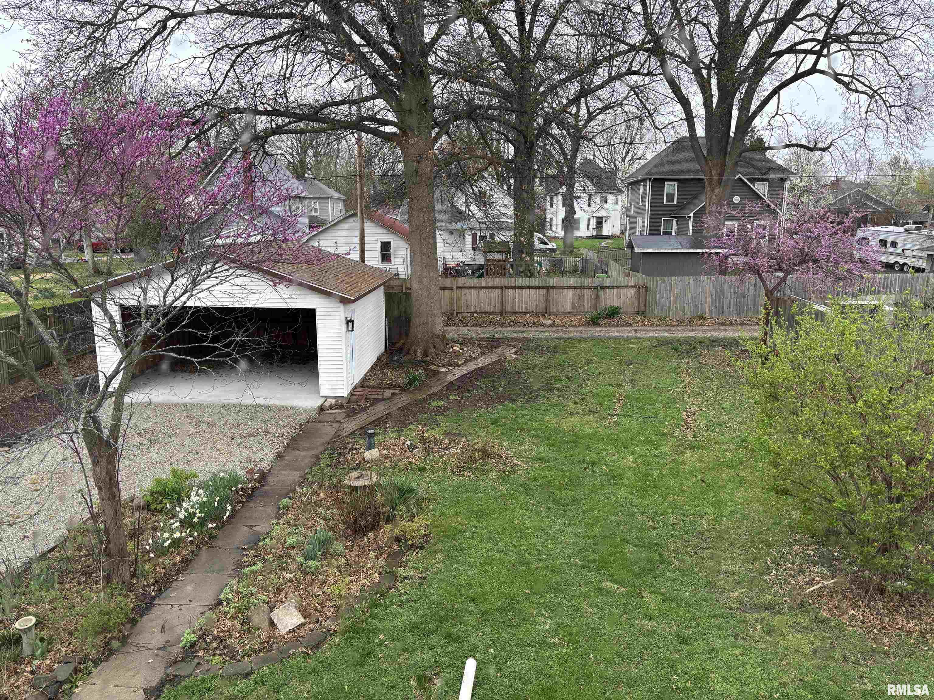 423 S Washington Street, Taylorville, Illinois image 32