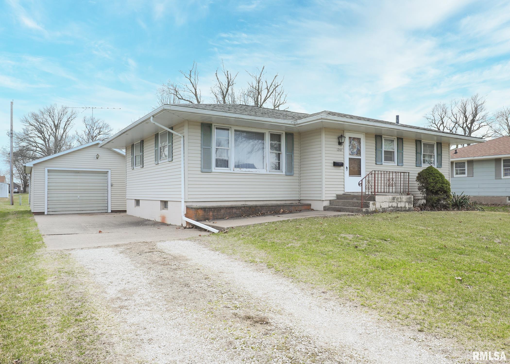 1207 7th Street, Durant, Iowa image 2
