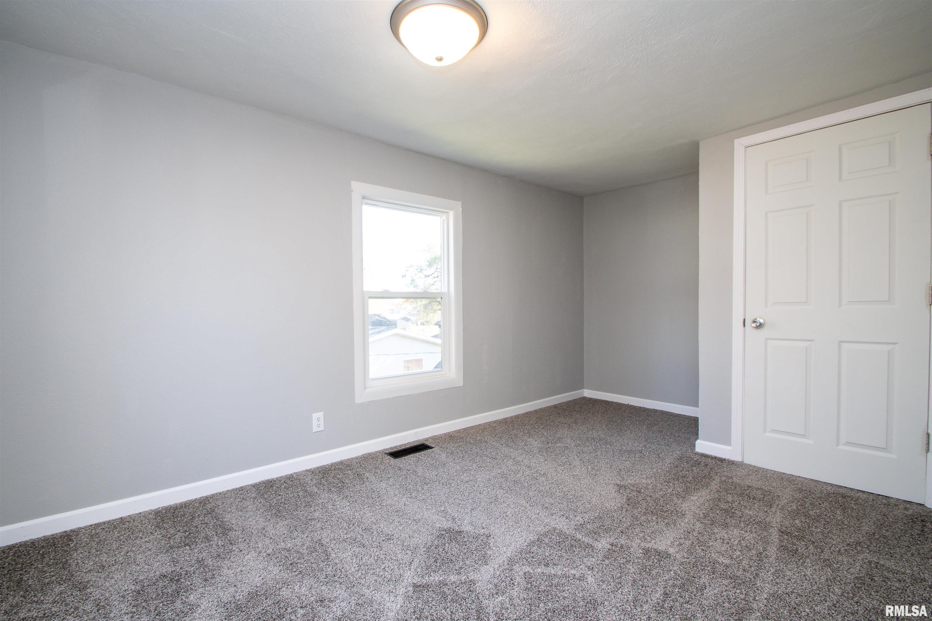 401 E Fast Avenue, Mackinaw, Illinois image 20