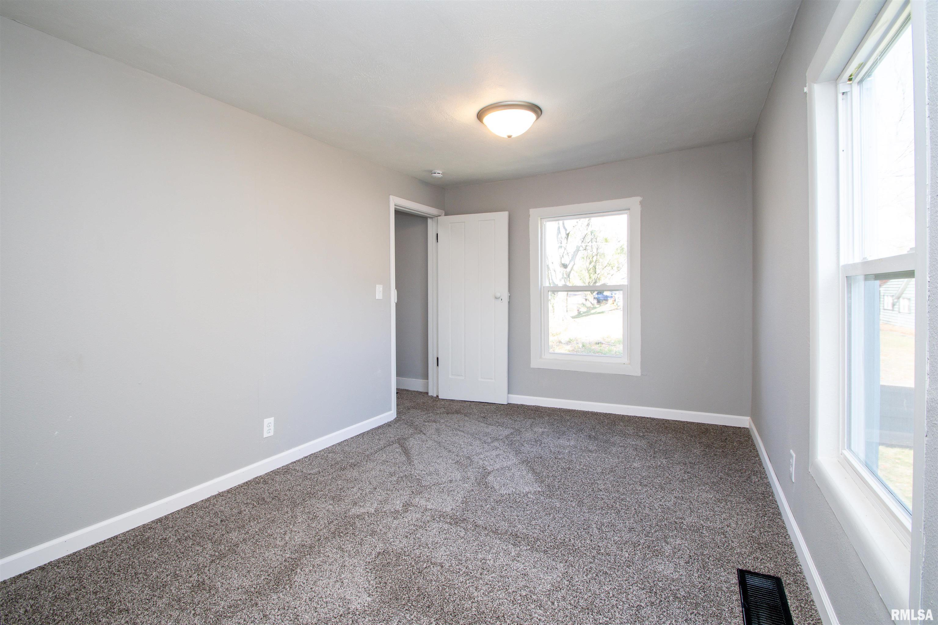 401 E Fast Avenue, Mackinaw, Illinois image 17