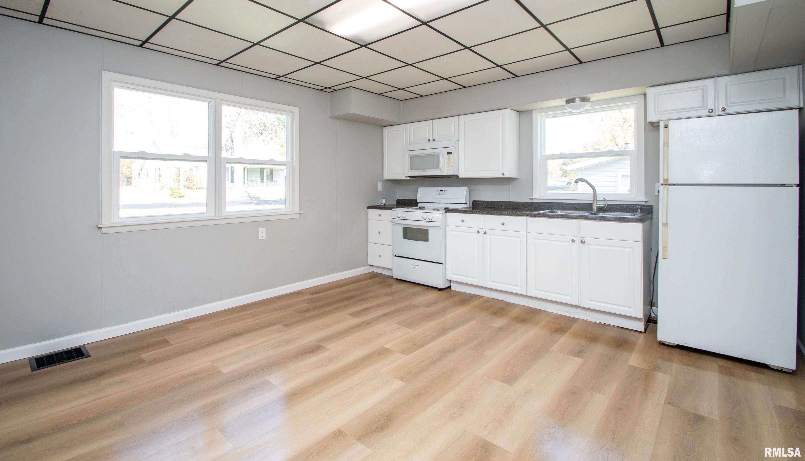 401 E Fast Avenue, Mackinaw, Illinois image 10