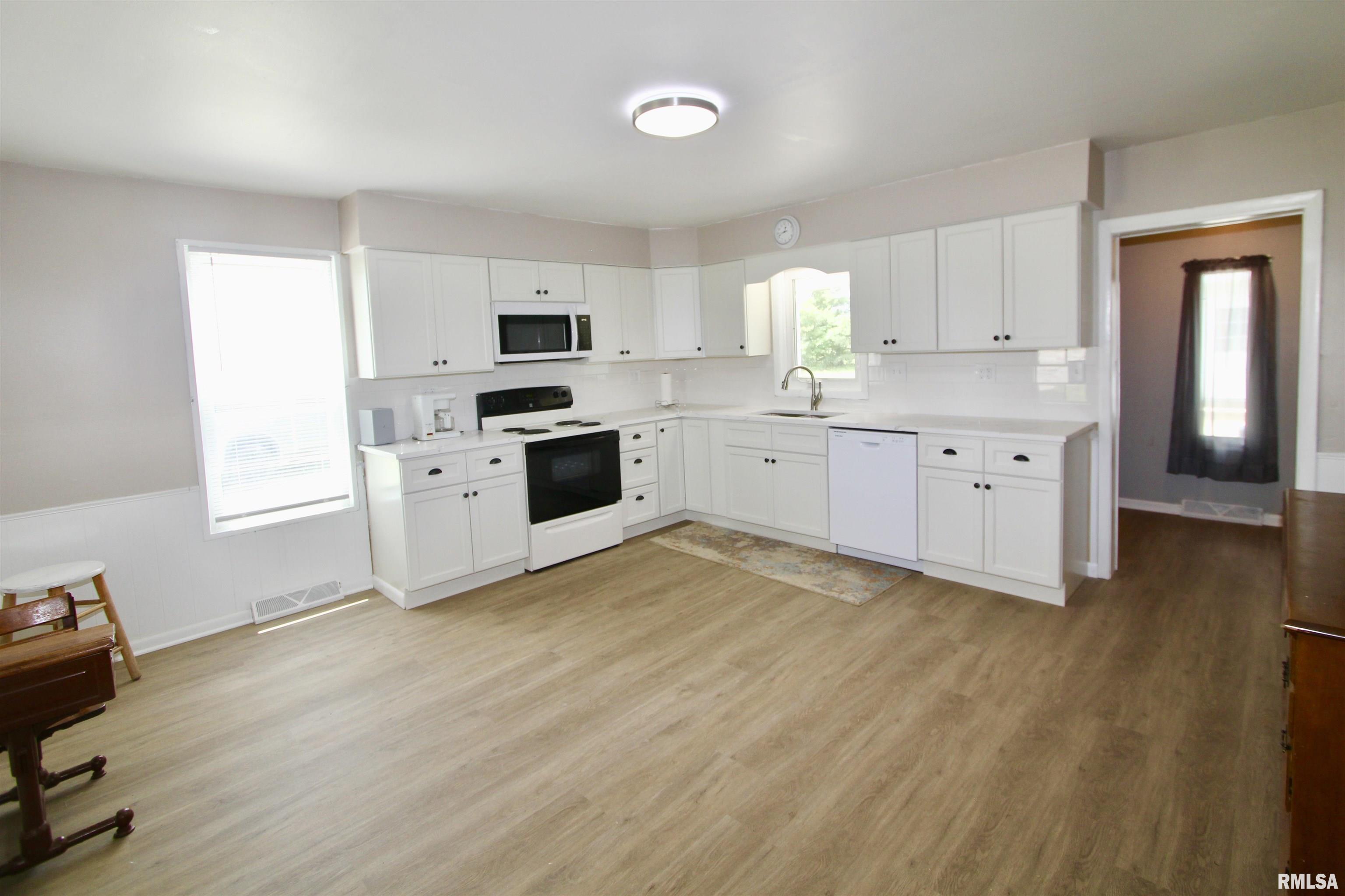 14701 N Old Galena Road, Chillicothe, Illinois image 10