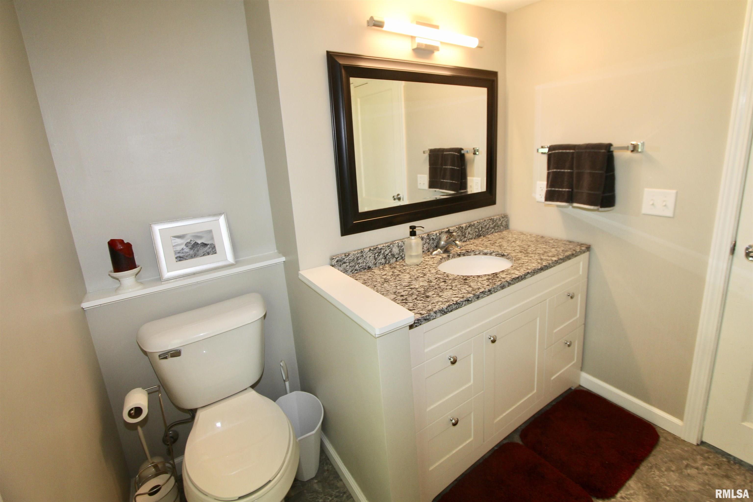 14701 N Old Galena Road, Chillicothe, Illinois image 38