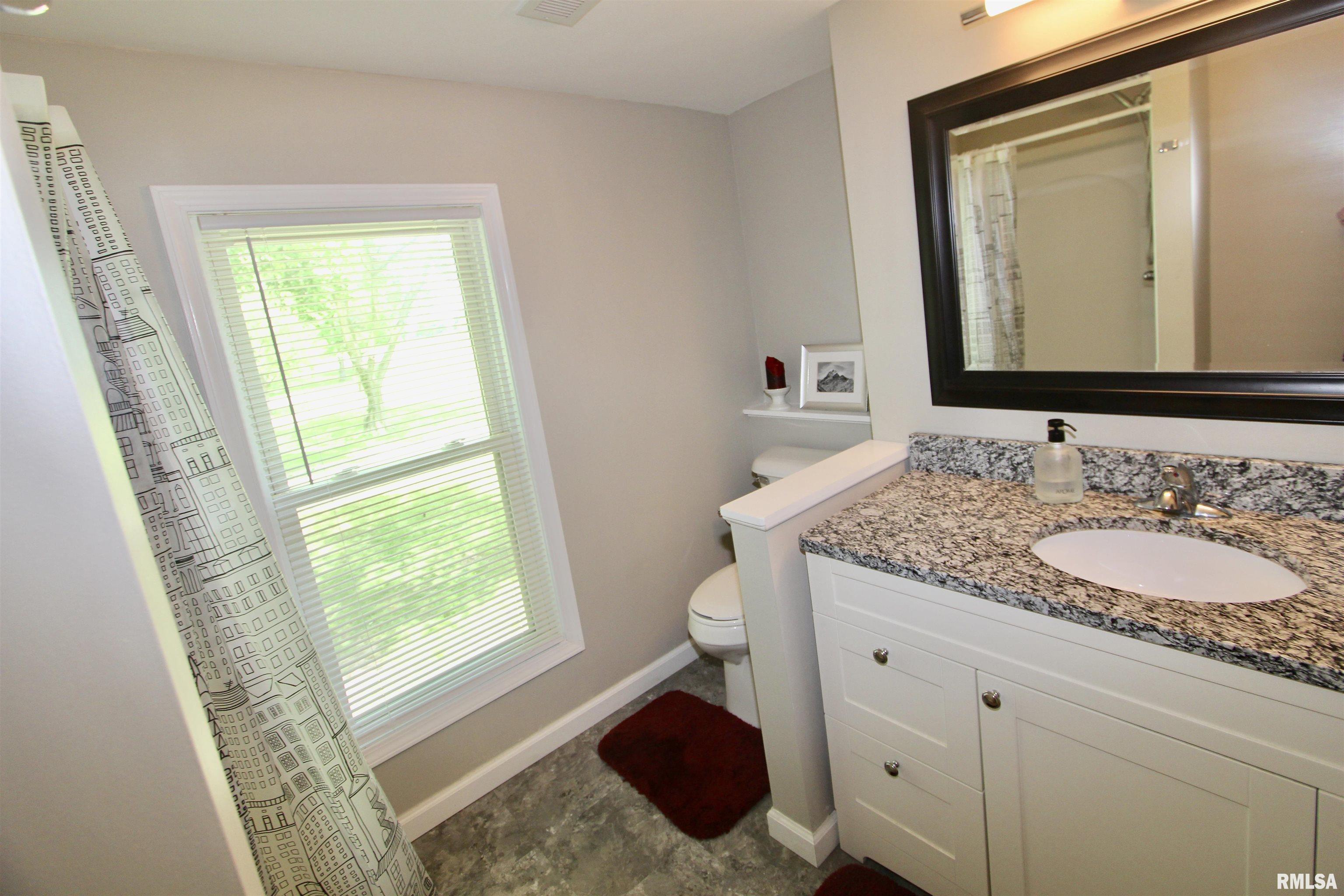 14701 N Old Galena Road, Chillicothe, Illinois image 36