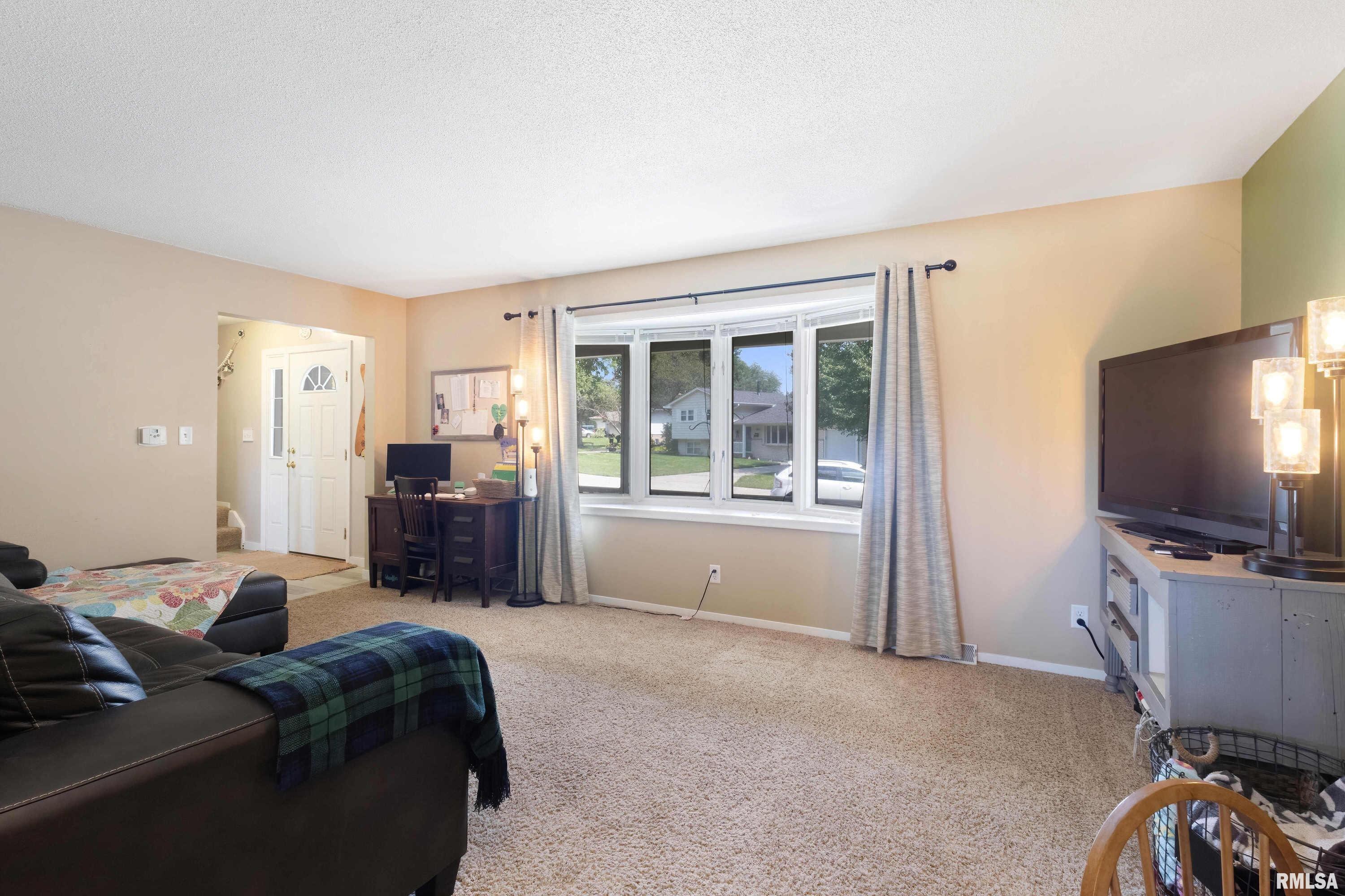 1900 Valley Vista Drive, Bettendorf, Iowa image 6
