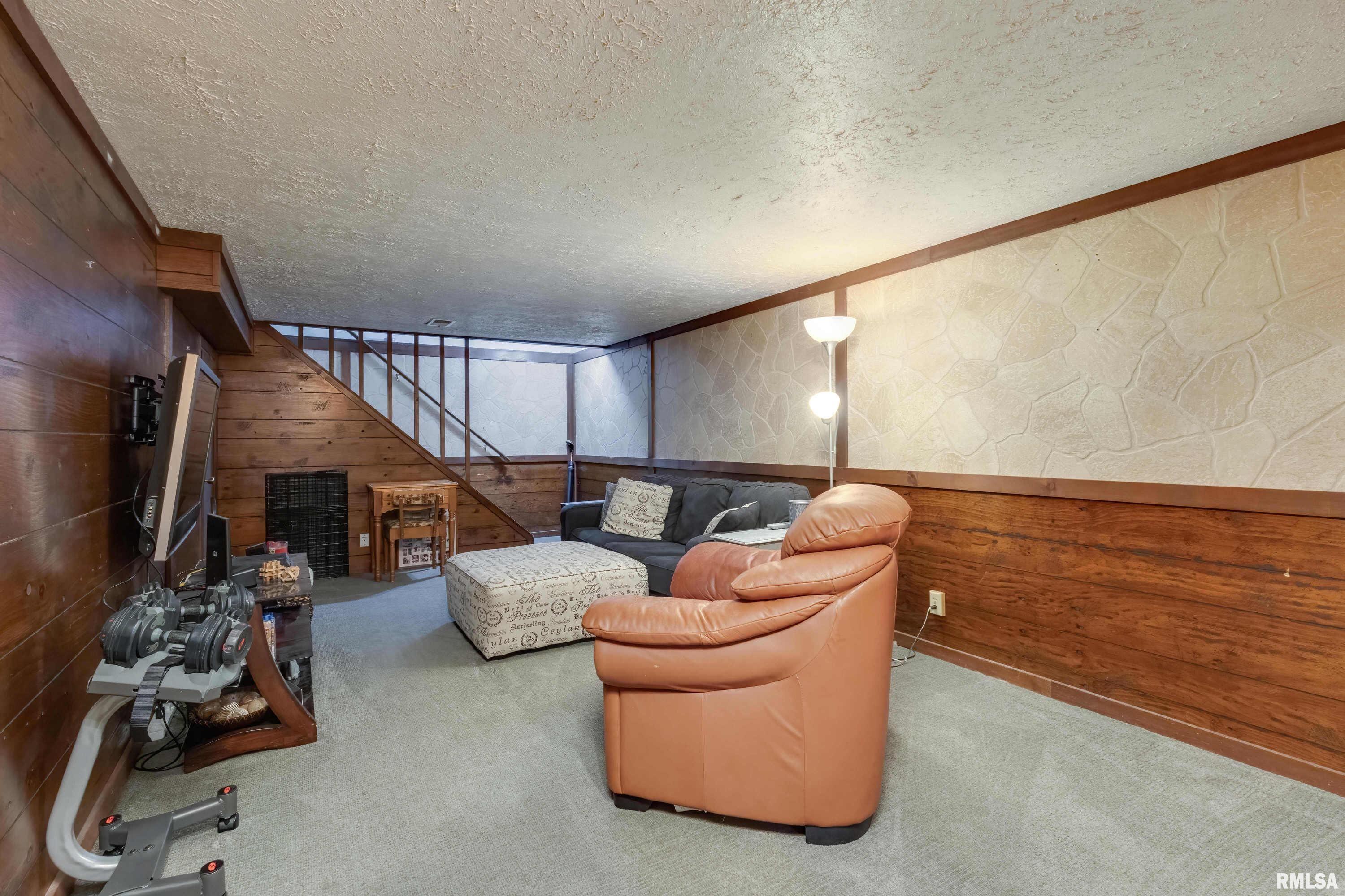 1900 Valley Vista Drive, Bettendorf, Iowa image 26