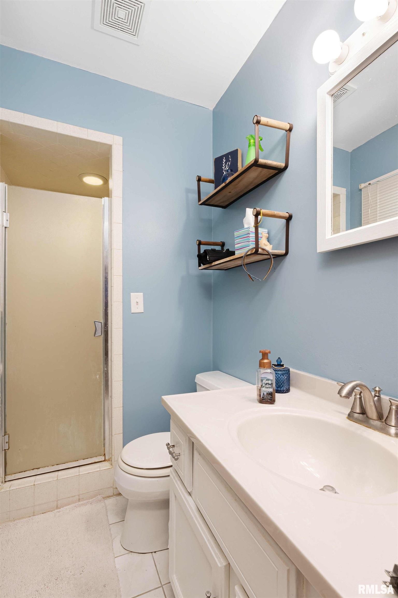 1900 Valley Vista Drive, Bettendorf, Iowa image 23
