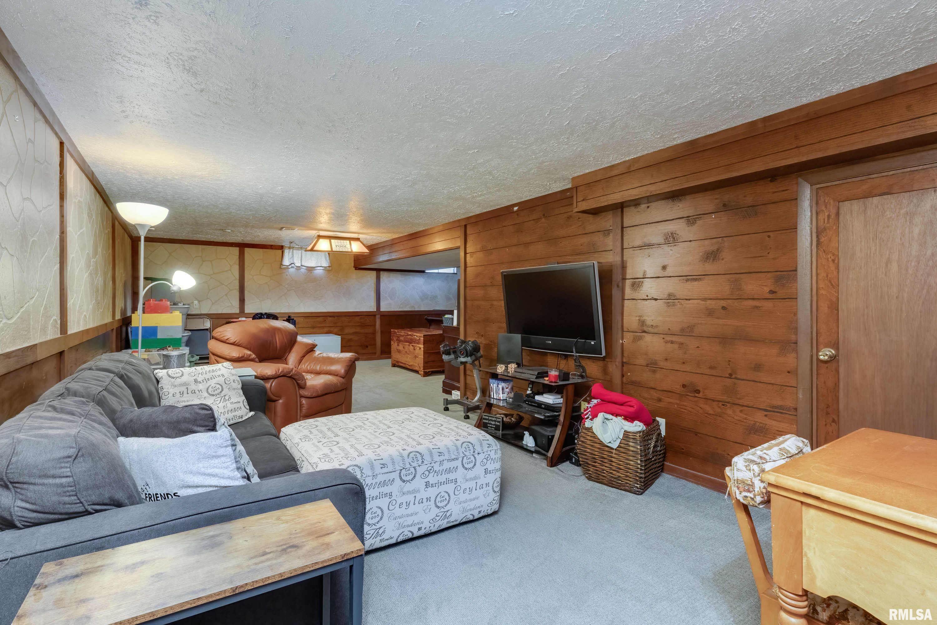 1900 Valley Vista Drive, Bettendorf, Iowa image 24