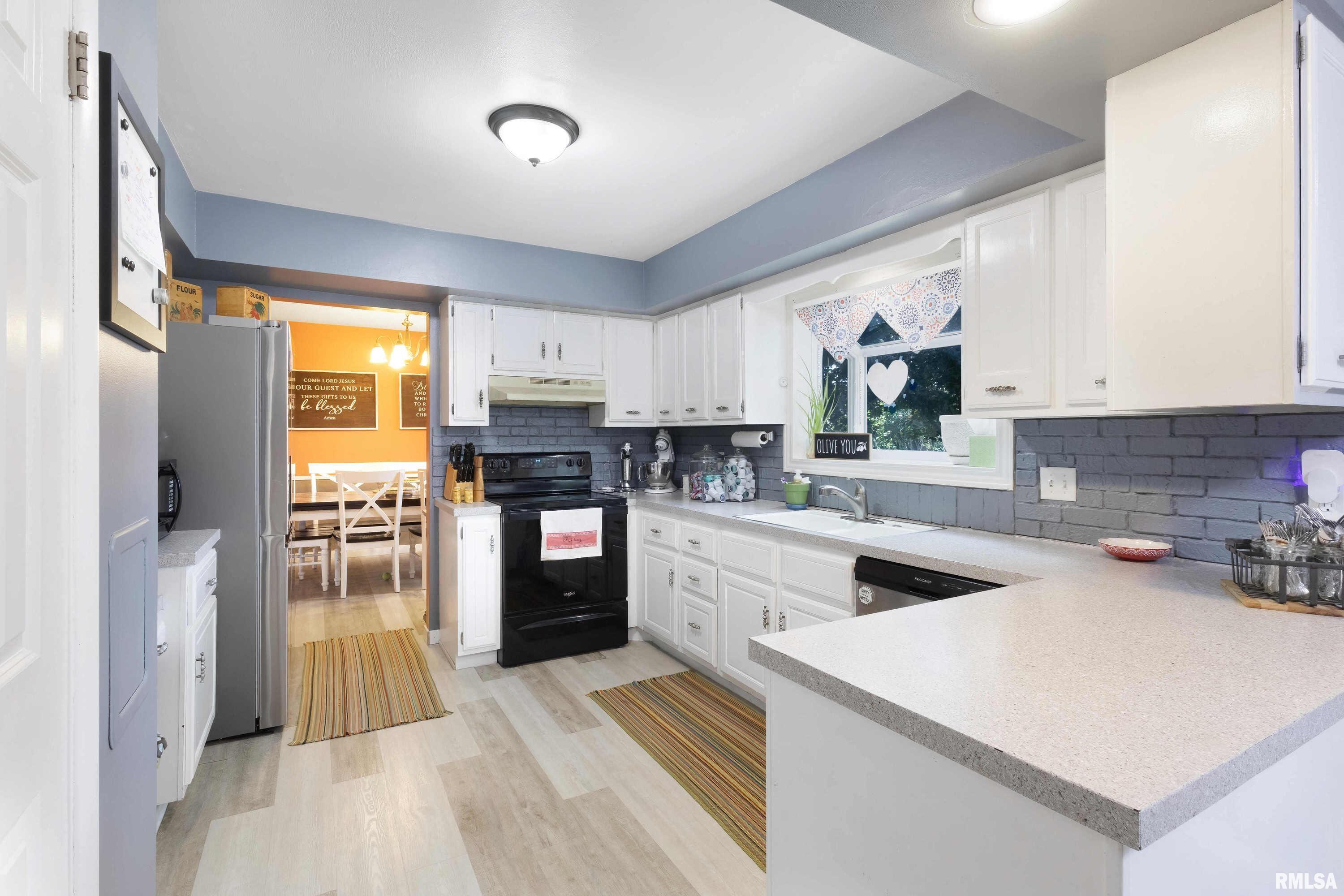 1900 Valley Vista Drive, Bettendorf, Iowa image 10