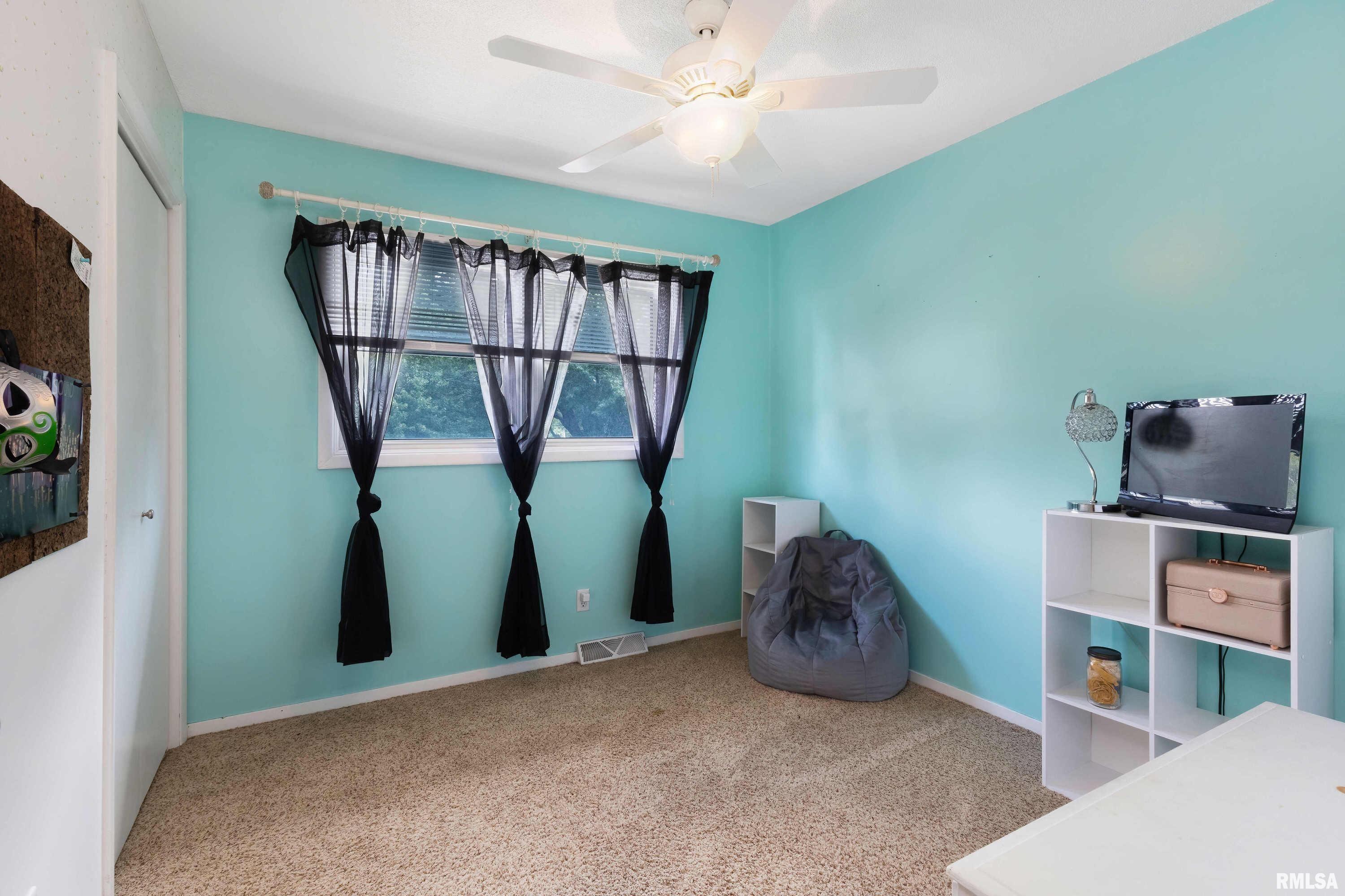 1900 Valley Vista Drive, Bettendorf, Iowa image 17