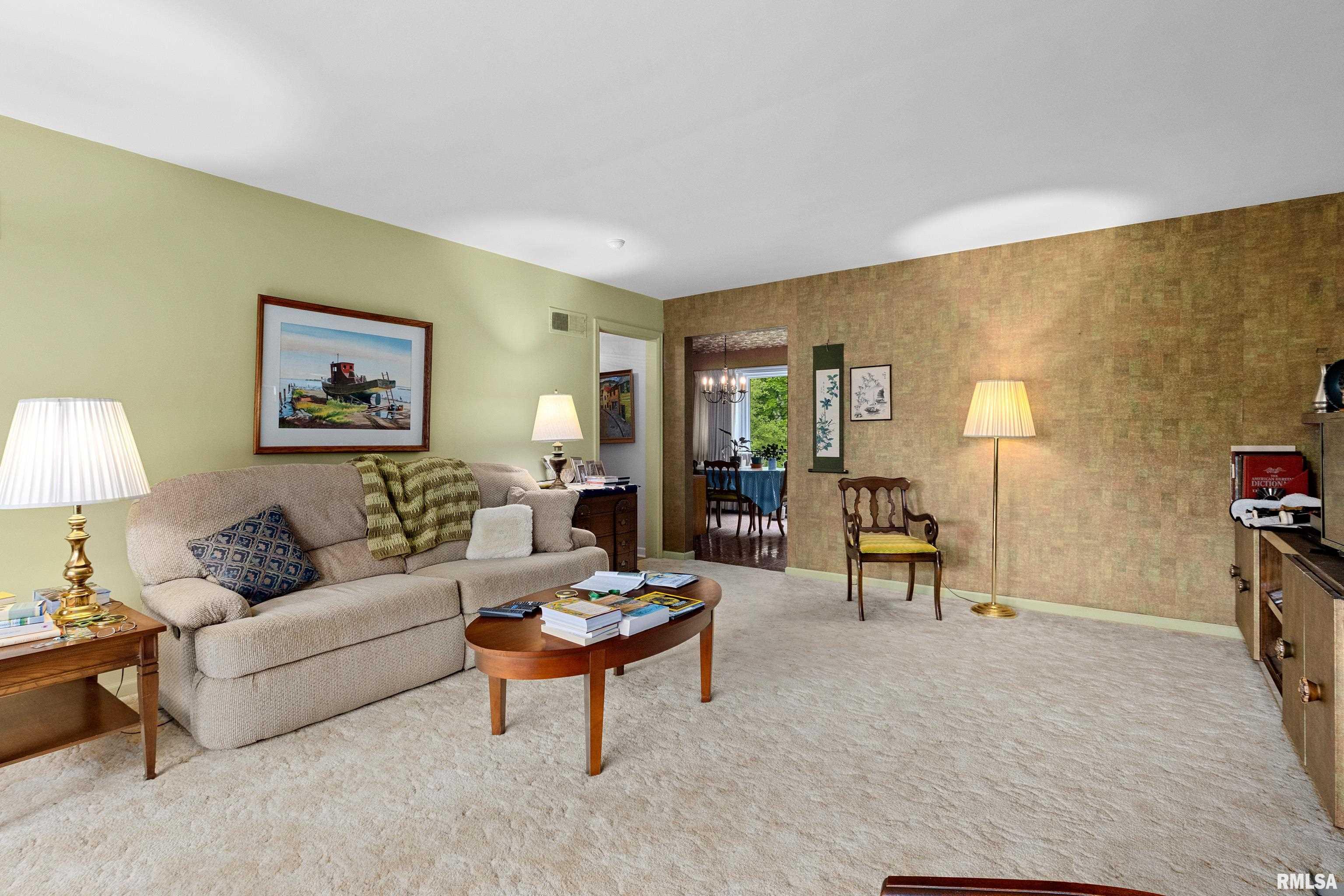 806 Fondulac Drive, East Peoria, Illinois image 5