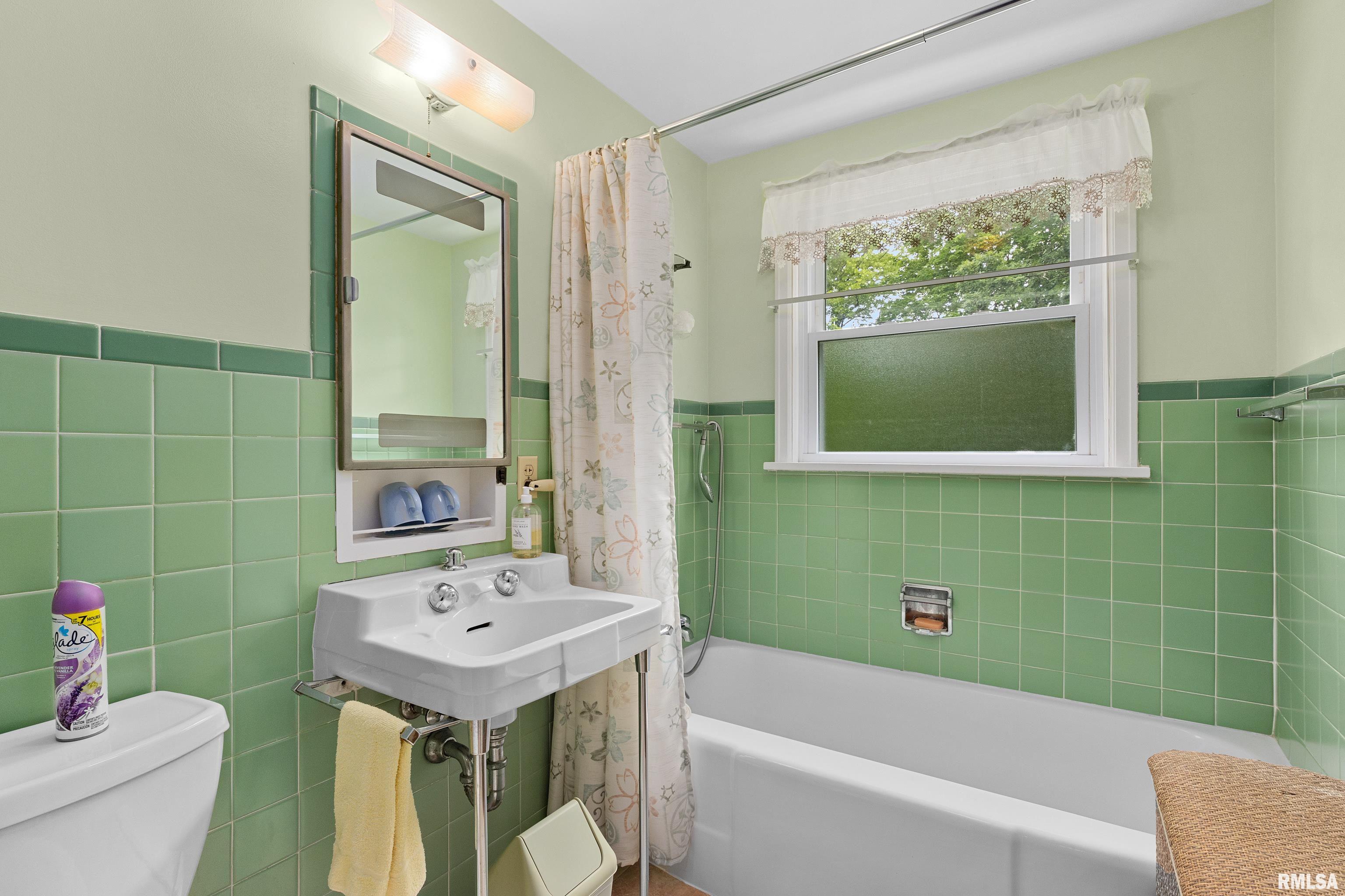 806 Fondulac Drive, East Peoria, Illinois image 24