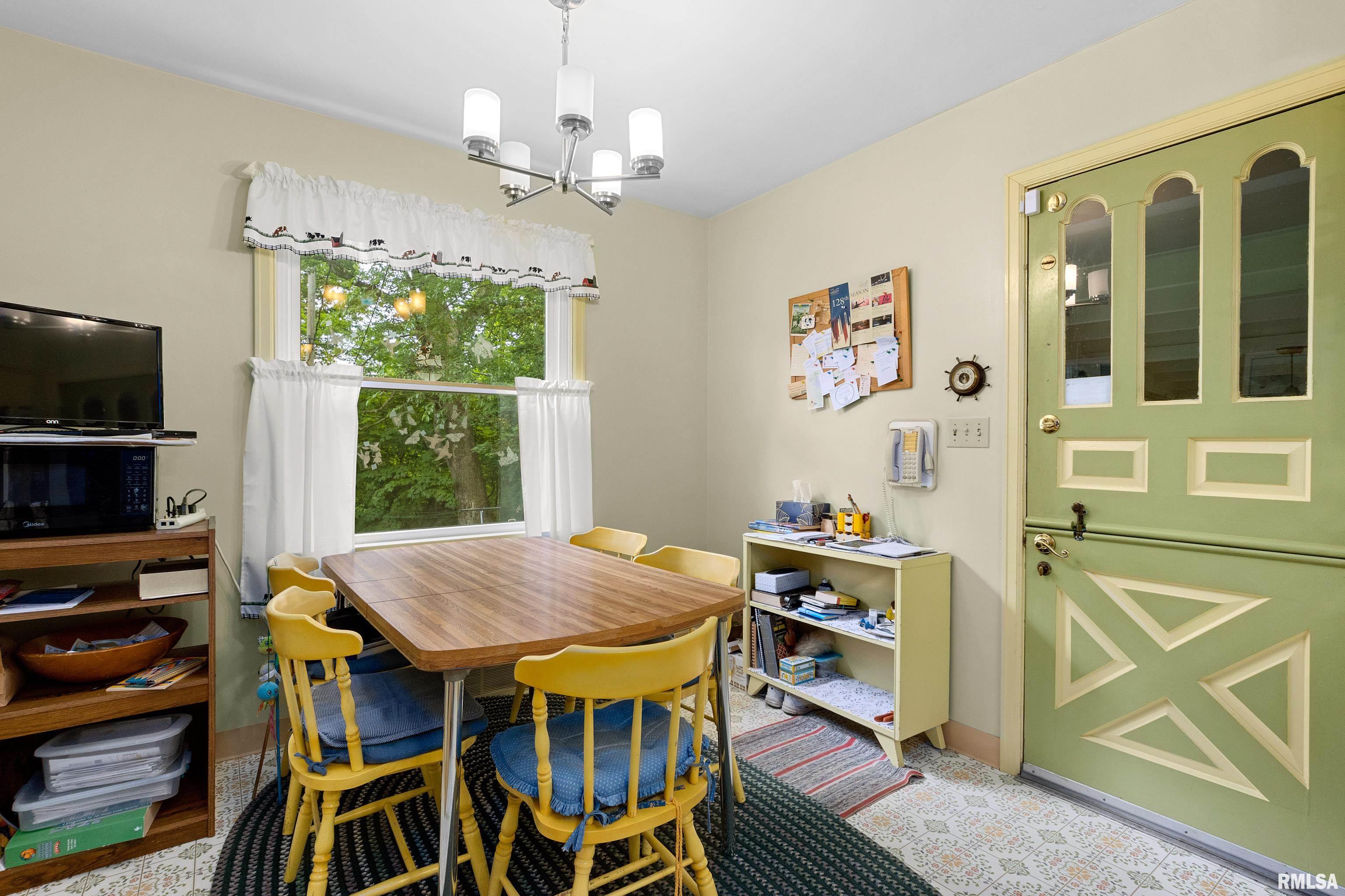 806 Fondulac Drive, East Peoria, Illinois image 15