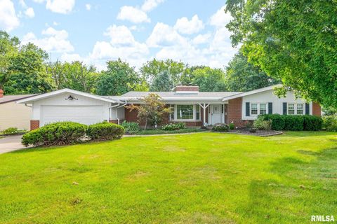 Homes For Sale - 6314 N Robinwood Drive<br/> Peoria, IL 61614