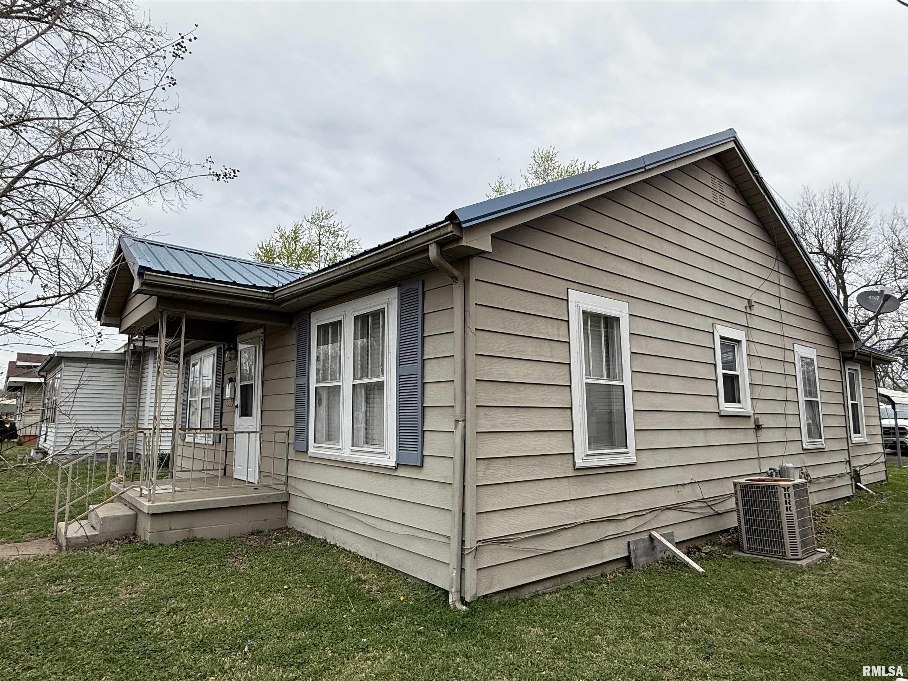 807 E 5th Street, Metropolis, Illinois image 3
