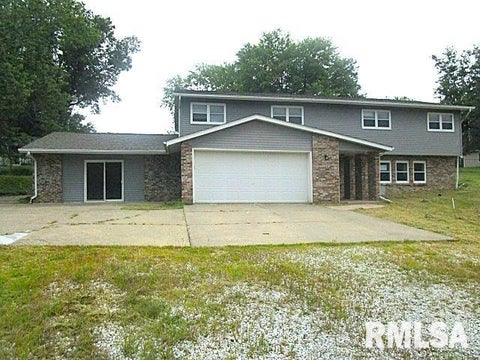 Homes For Sale - 2 Woodland Lane<br/> Macomb, IL 61455