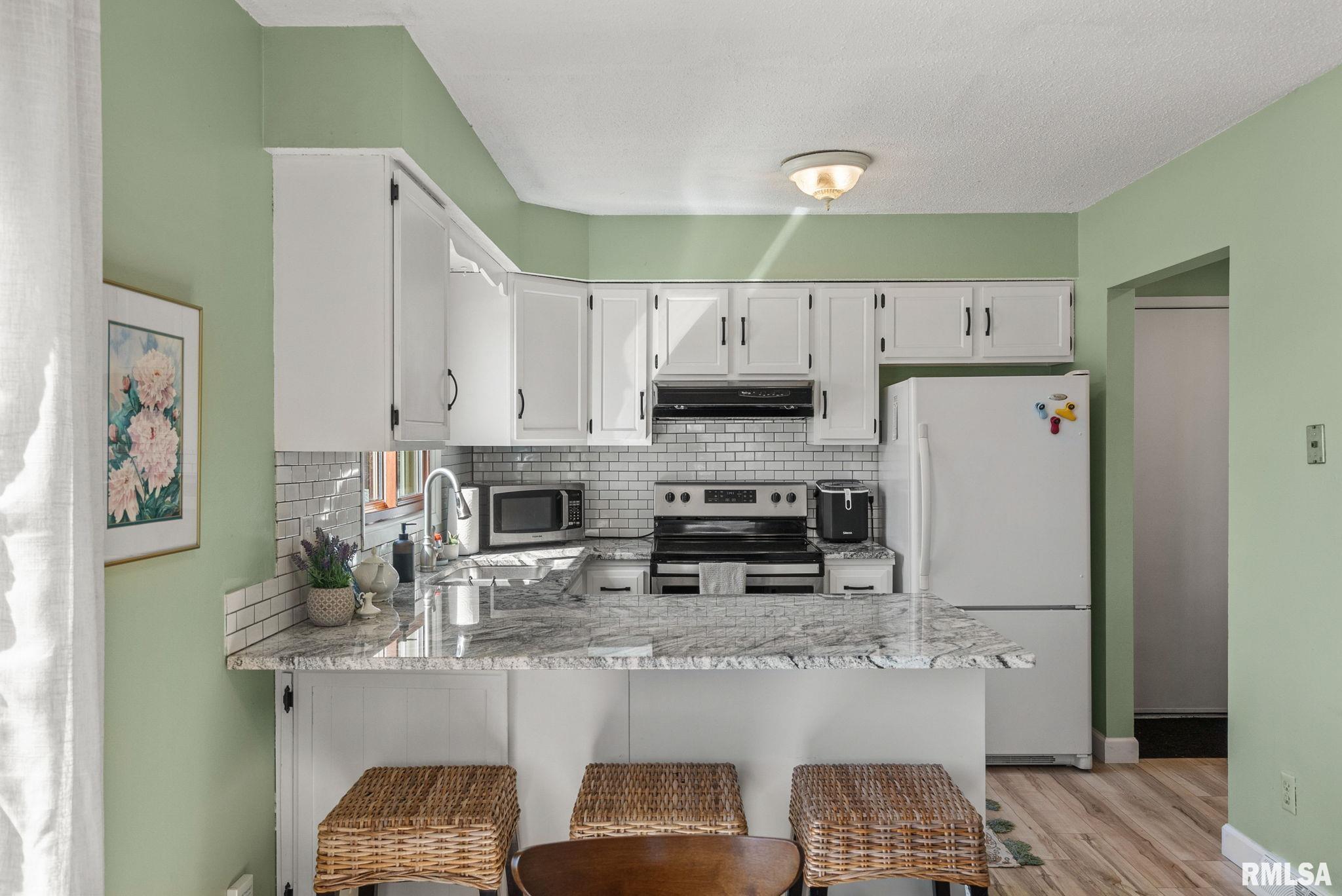 3302 Johnathan Avenue, Bettendorf, Iowa image 9
