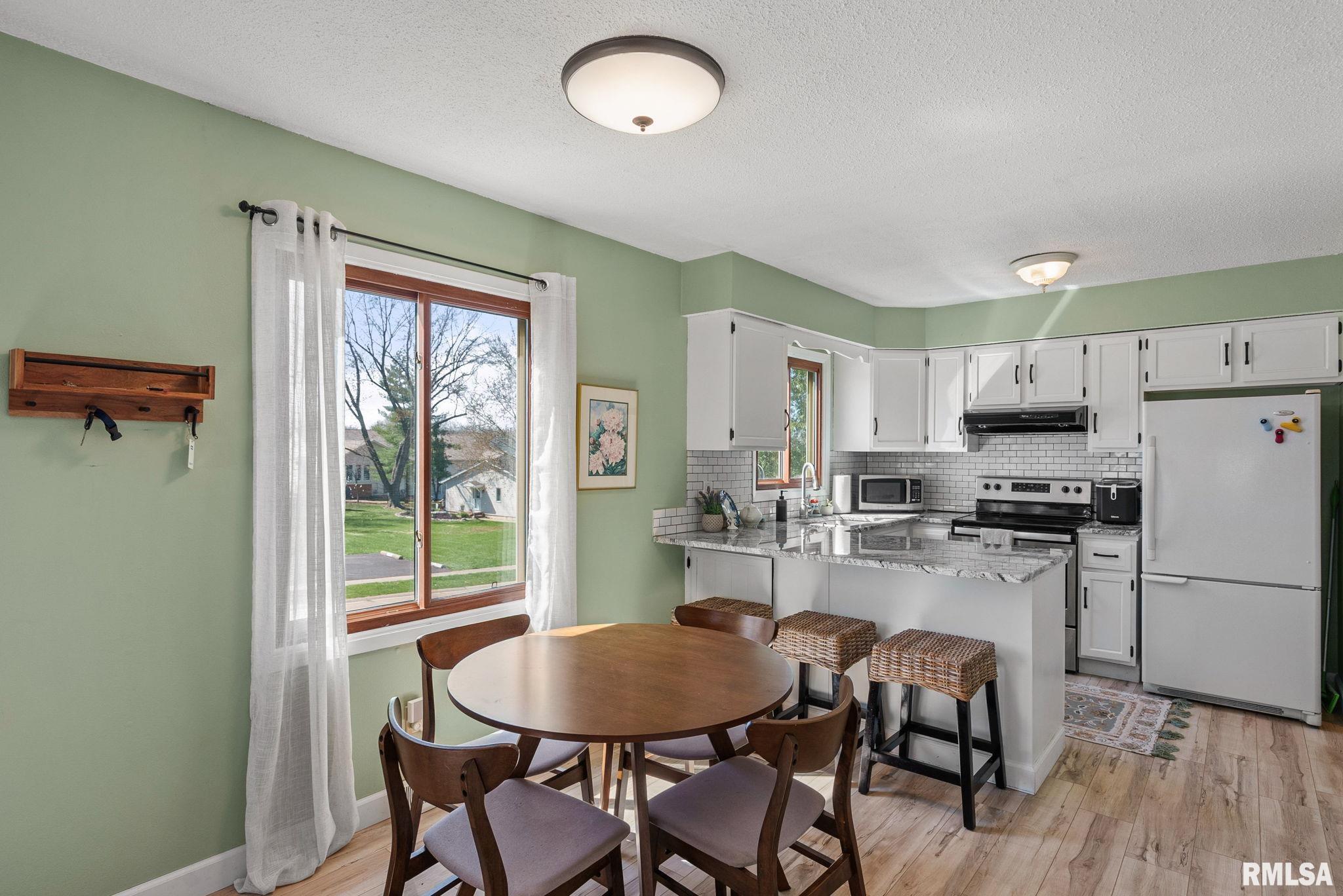3302 Johnathan Avenue, Bettendorf, Iowa image 7