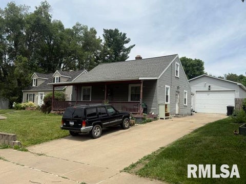 Homes For Sale - 805 Spring Street<br/> Washington, IL 61571
