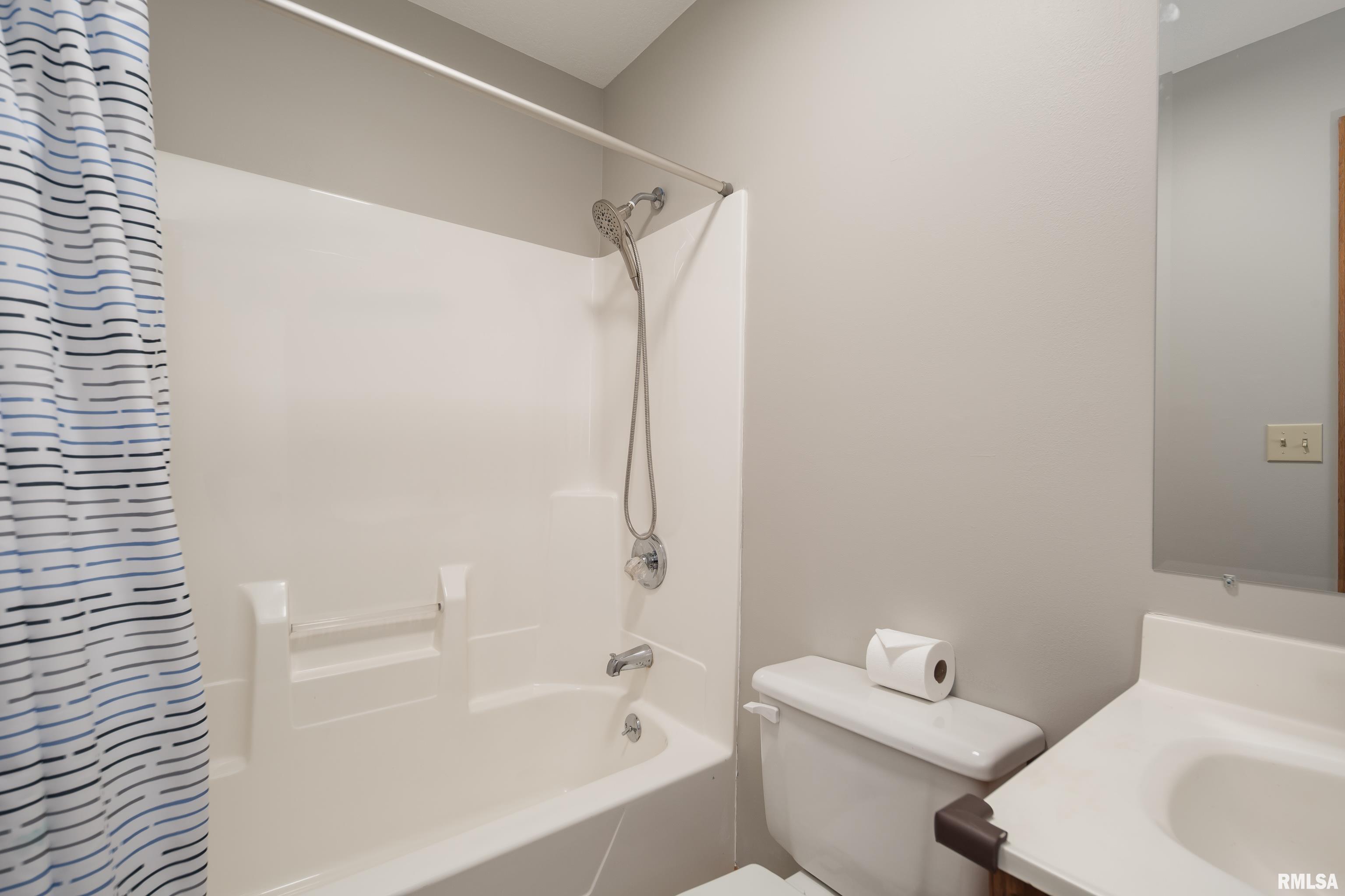 822 N 4th Street, Le Claire, Iowa image 28
