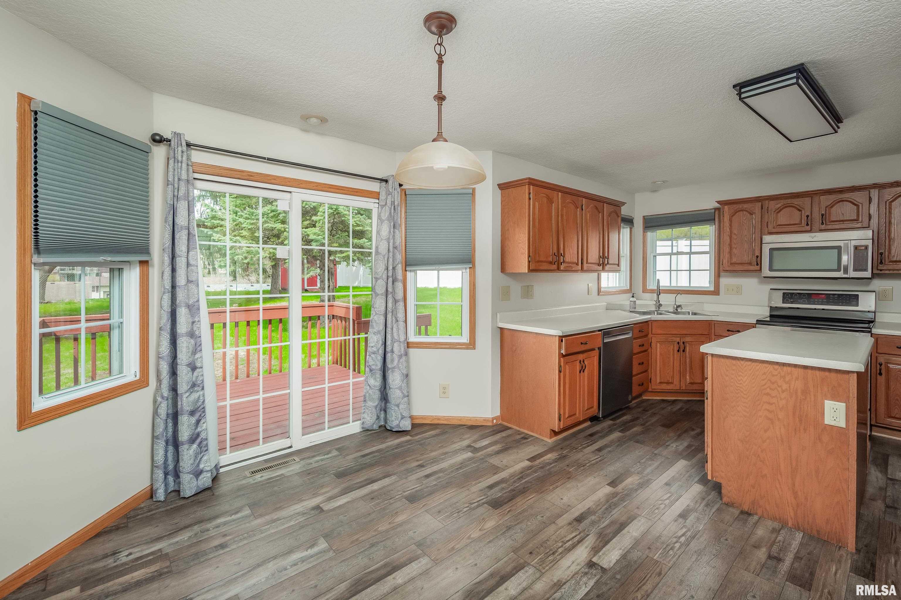 822 N 4th Street, Le Claire, Iowa image 12