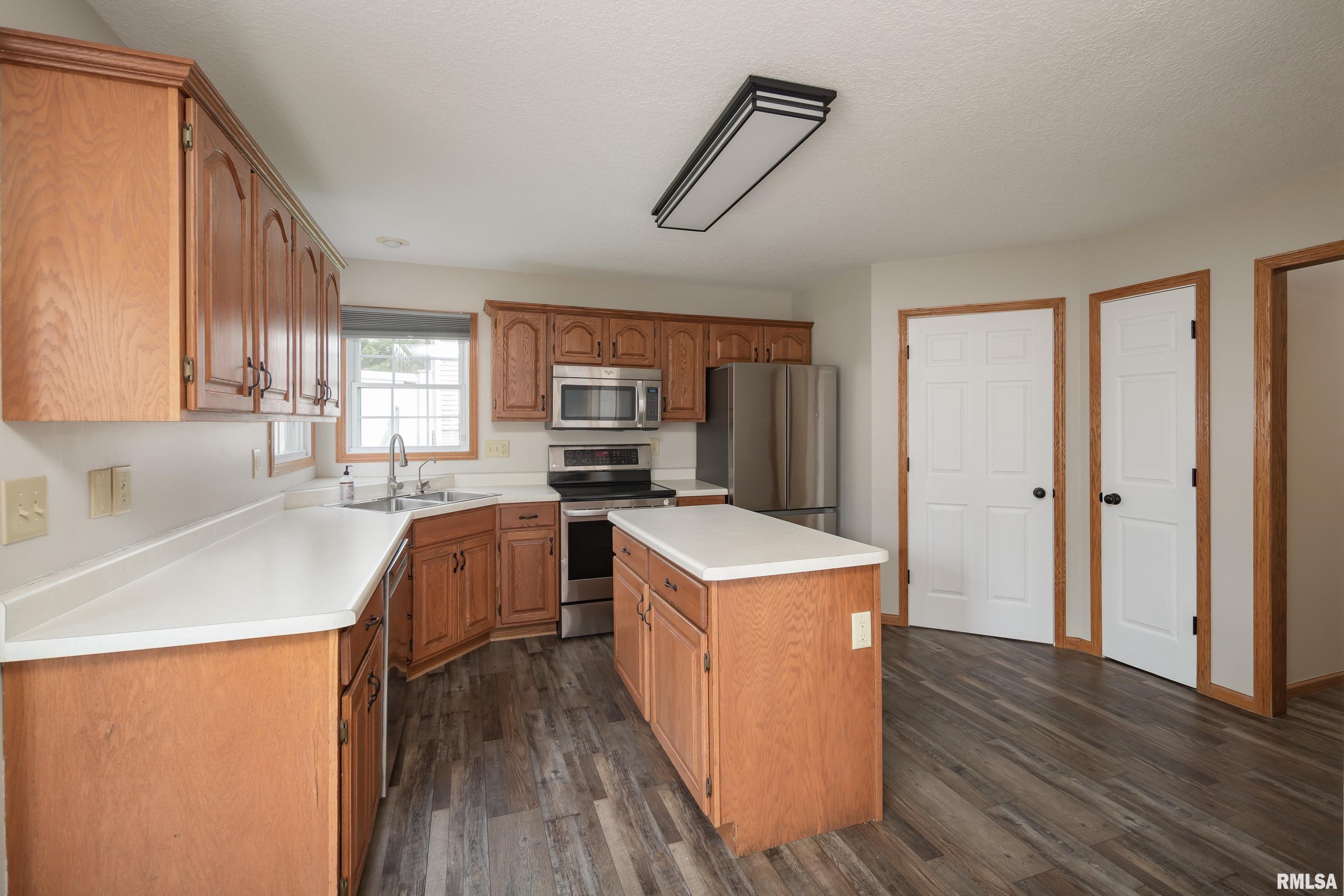 822 N 4th Street, Le Claire, Iowa image 13