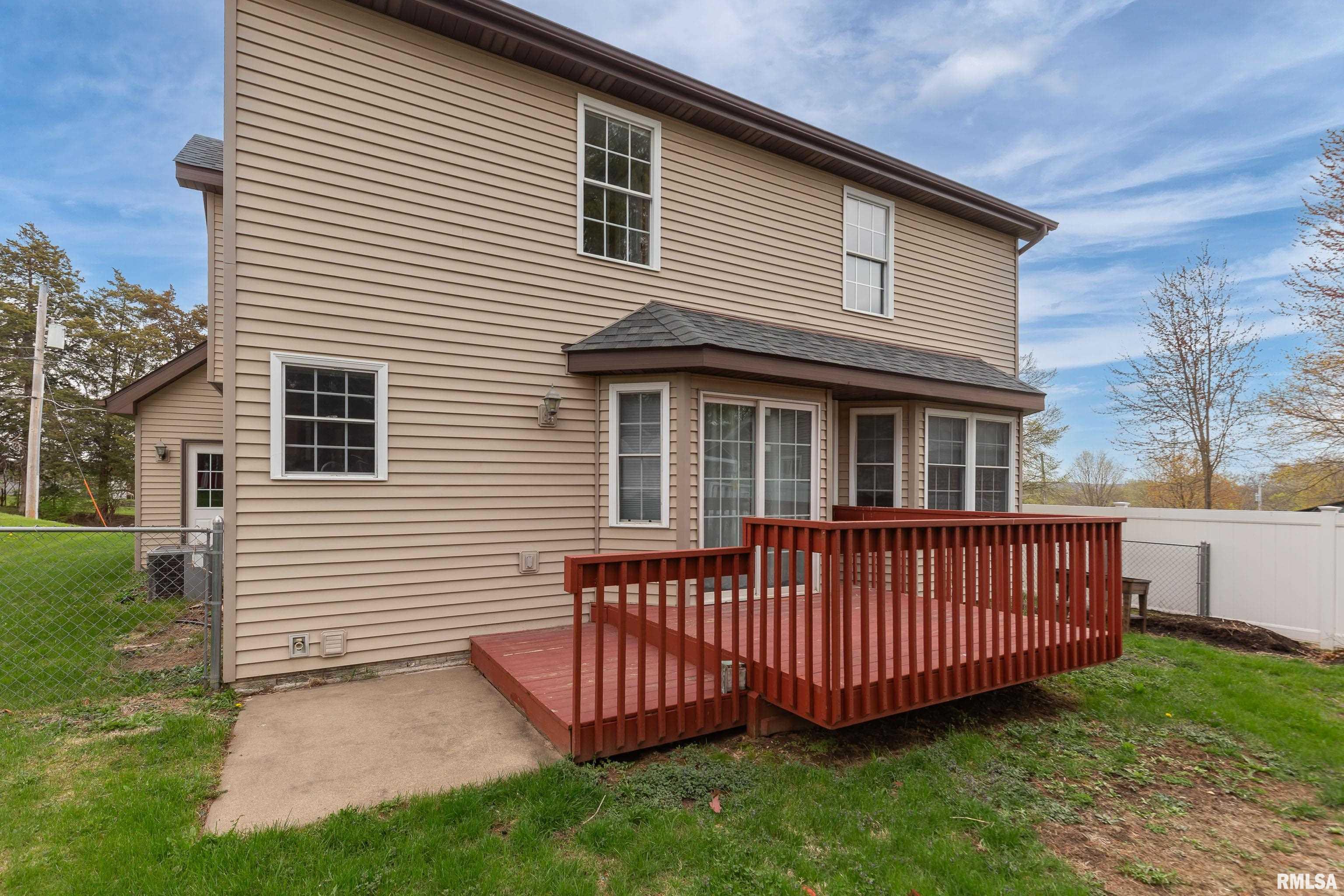822 N 4th Street, Le Claire, Iowa image 8