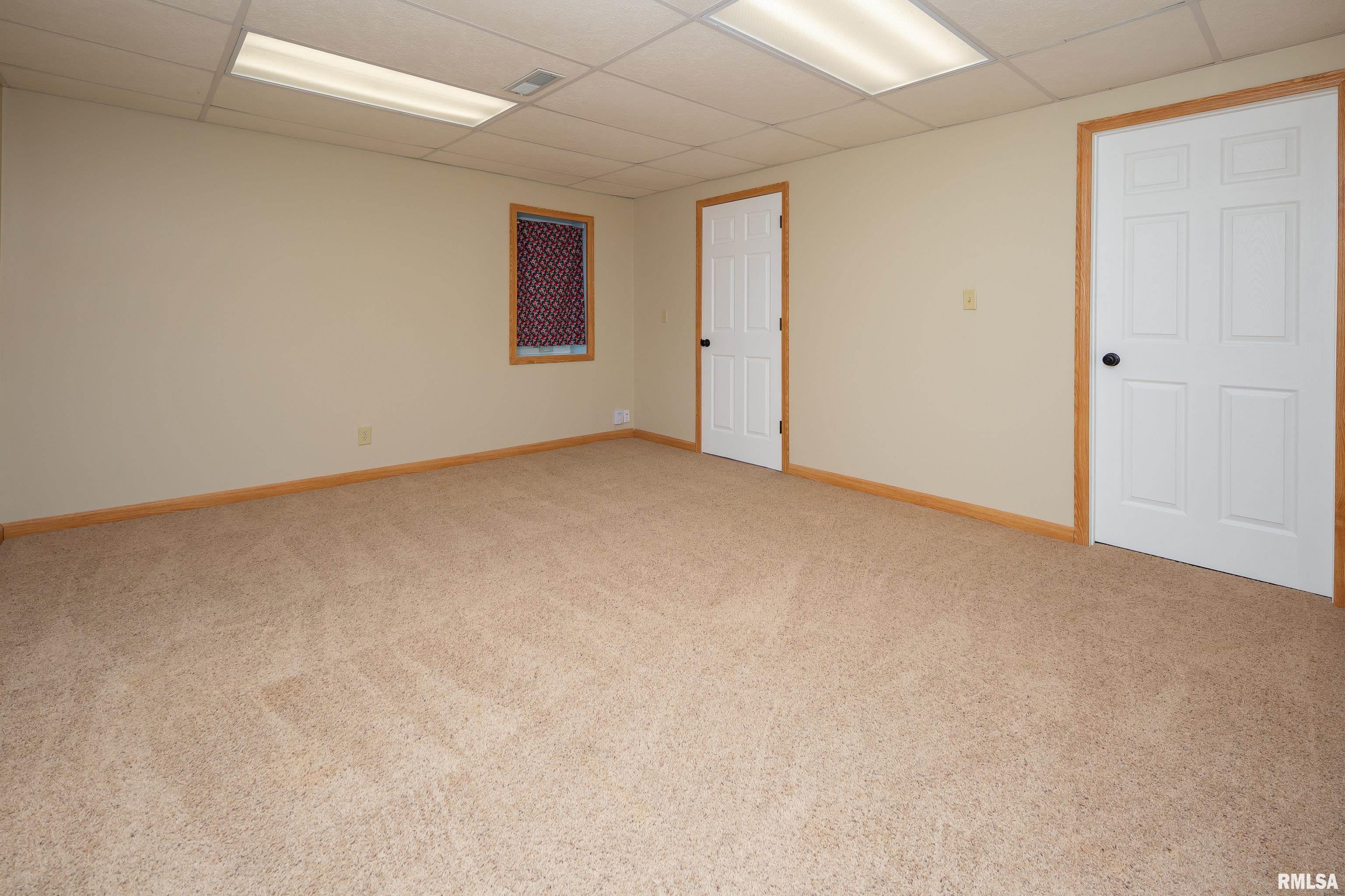822 N 4th Street, Le Claire, Iowa image 17