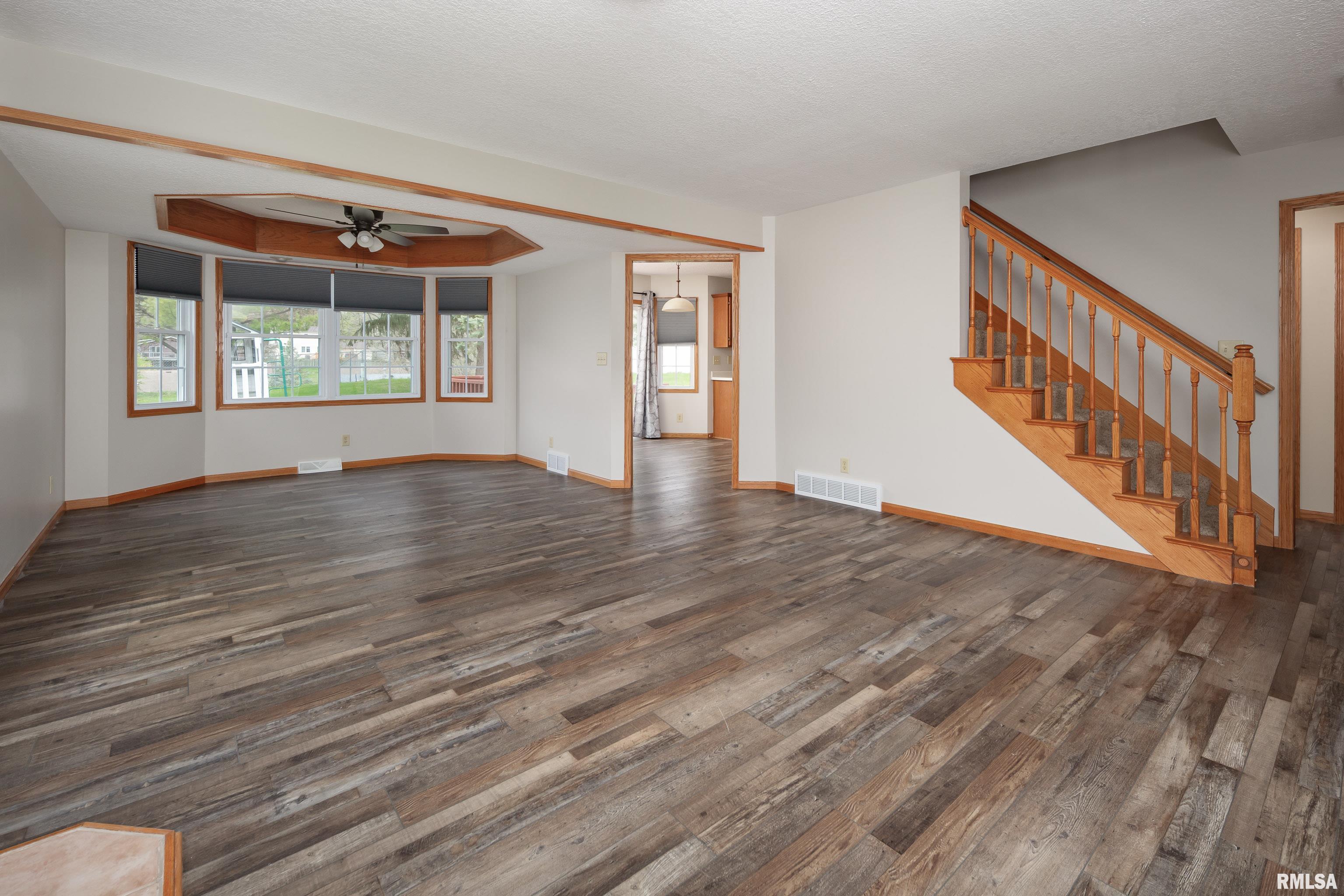 822 N 4th Street, Le Claire, Iowa image 10