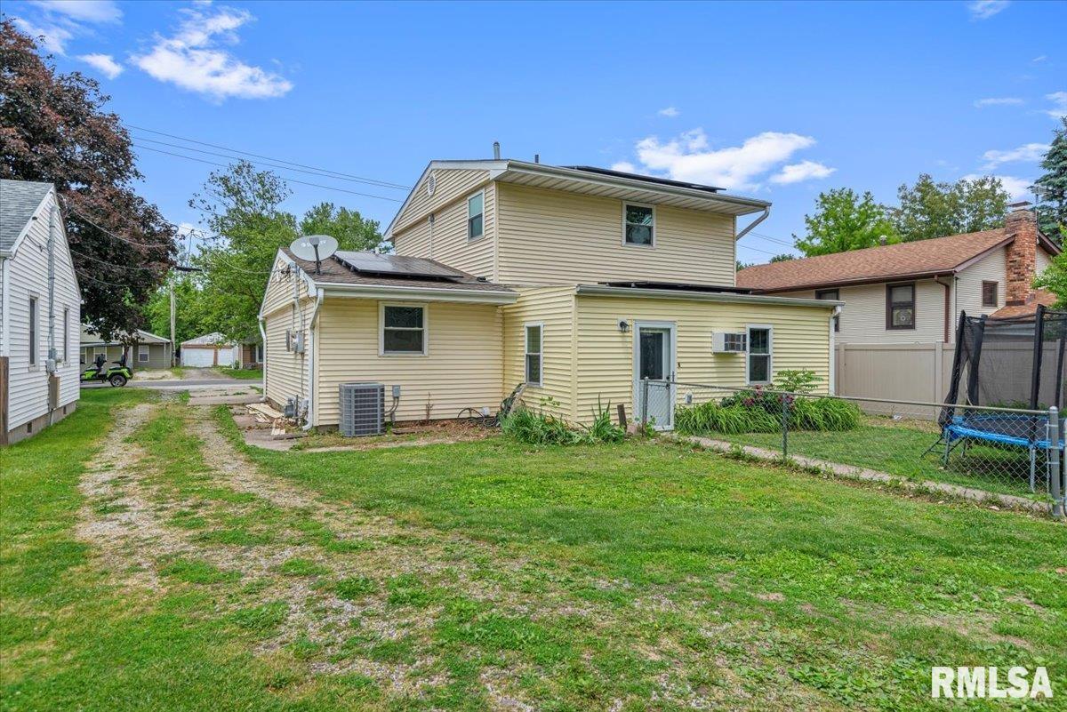 530 E Mill Street, Rochester, Illinois image 24