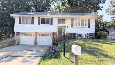 Homes For Sale - 204 Concord Avenue<br/> East Peoria, IL 61611