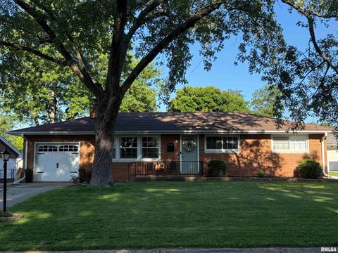Homes For Sale - 4927 N Bevalon Place<br/> Peoria, IL 61614