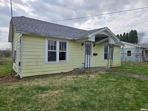 Homes For Sale - 622 W Walnut Street<br/> Fulton County, Canton, IL 61520