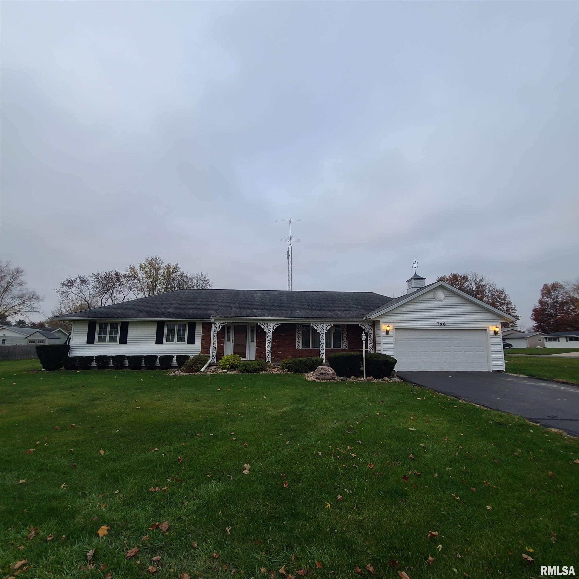 798 Prairieview Road, Knoxville, Illinois image 1