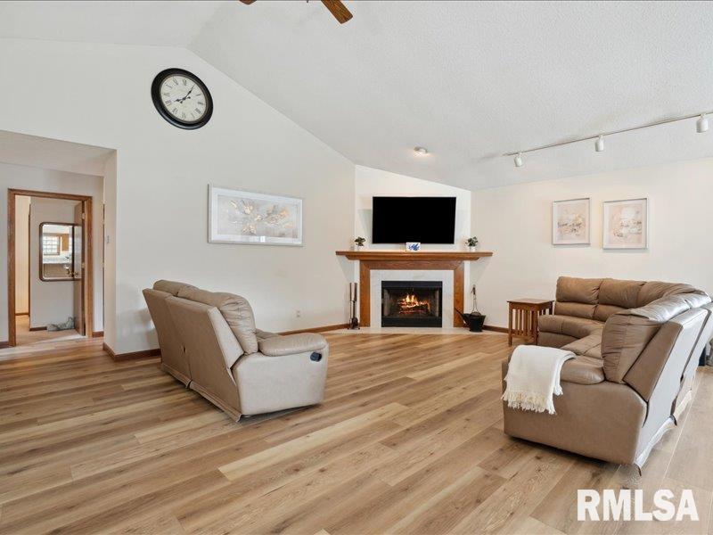 3928 E 61st Boulevard, Davenport, Iowa image 4