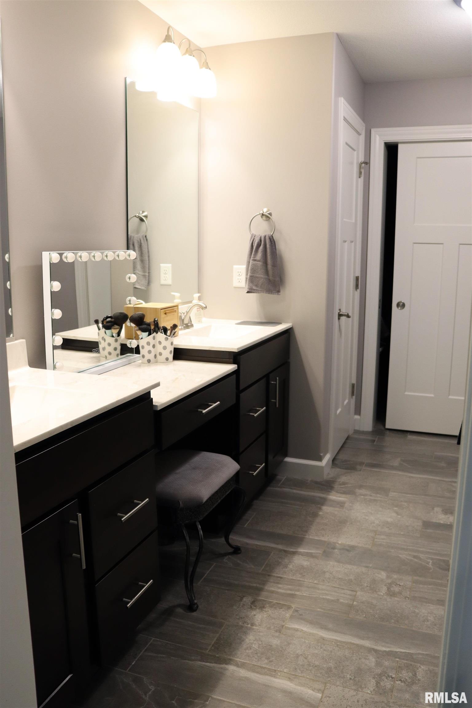1709 Rustic Oak Drive, Washington, Illinois image 31