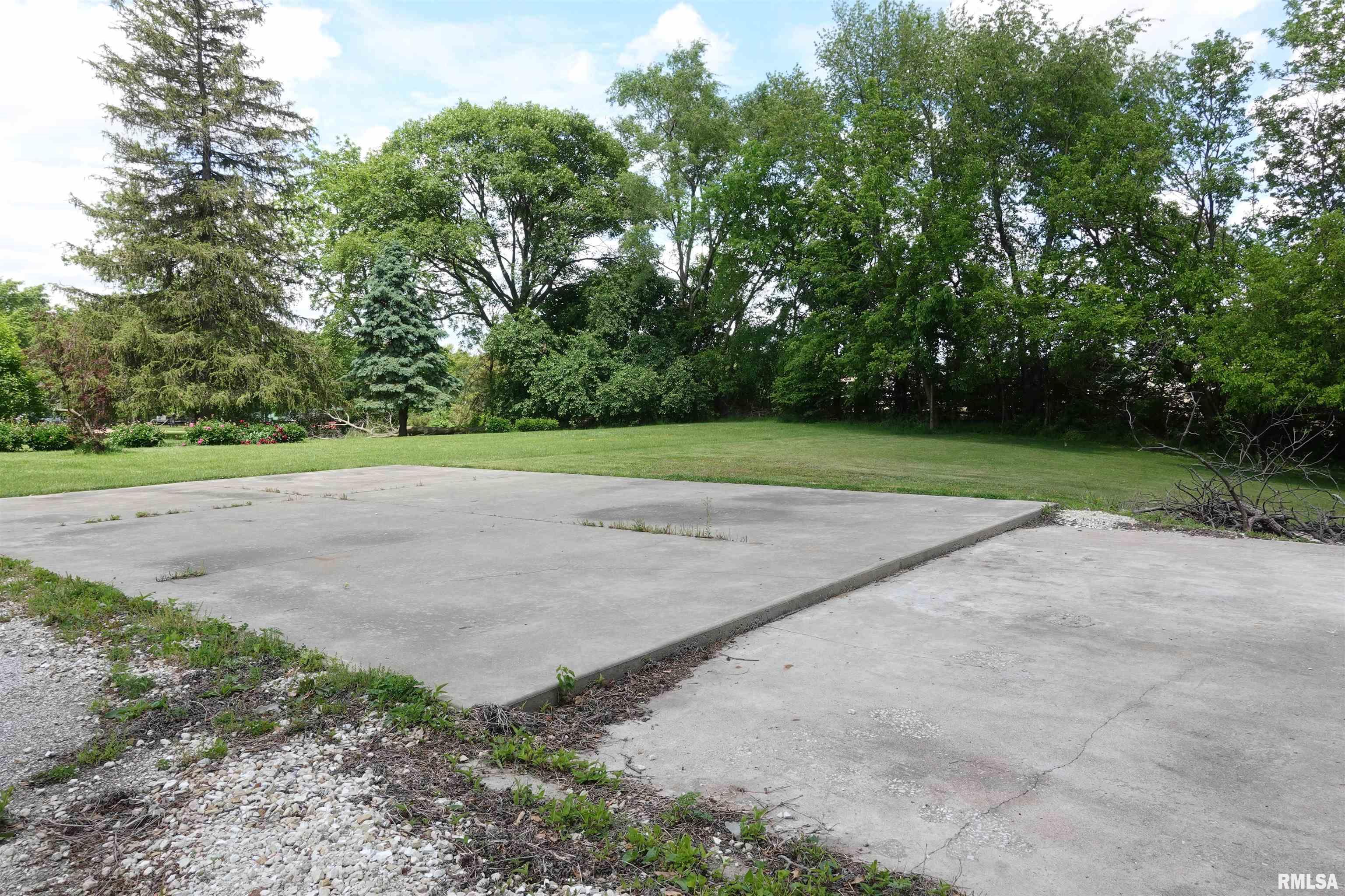 828 200th Avenue, Monmouth, Illinois image 9