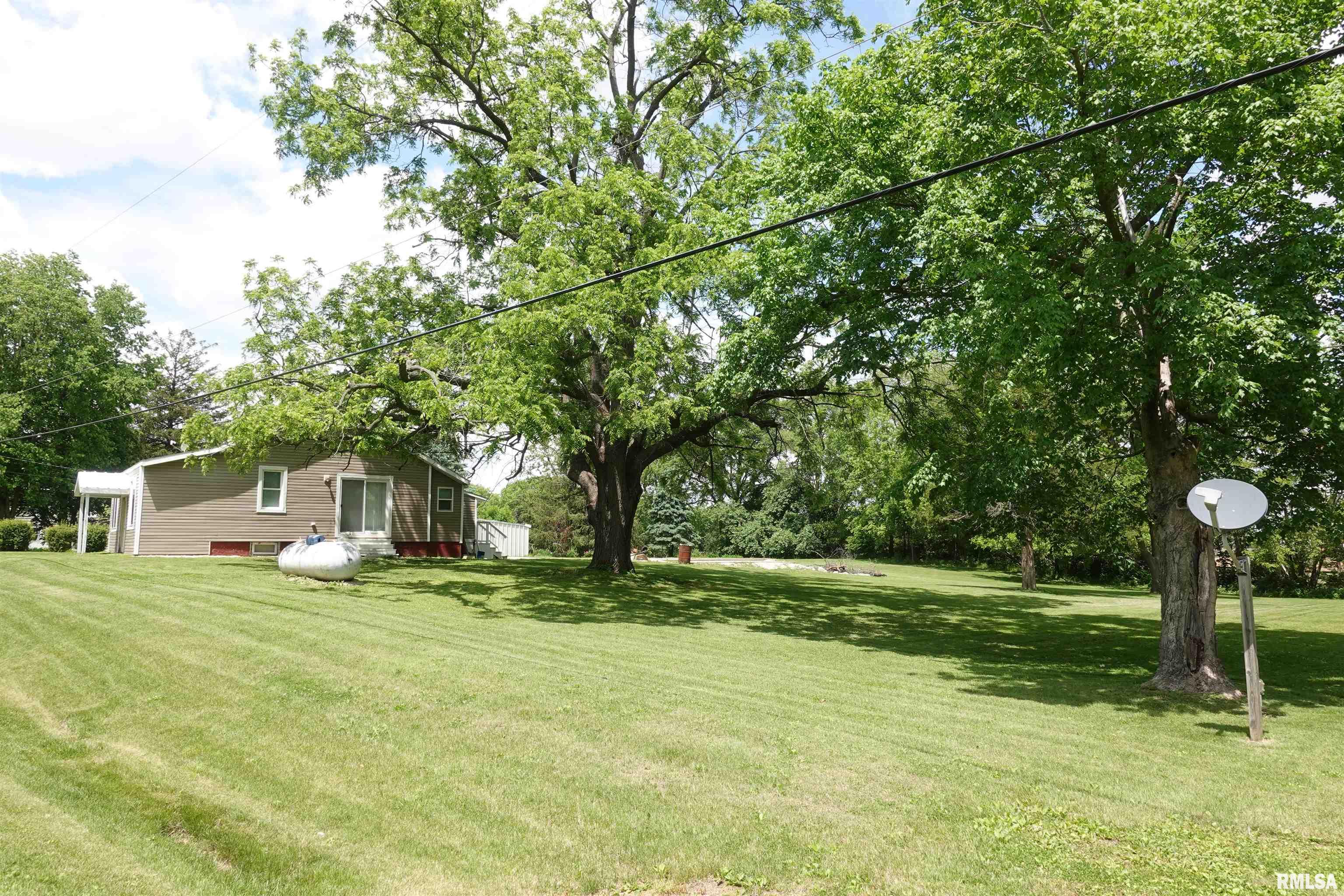828 200th Avenue, Monmouth, Illinois image 4