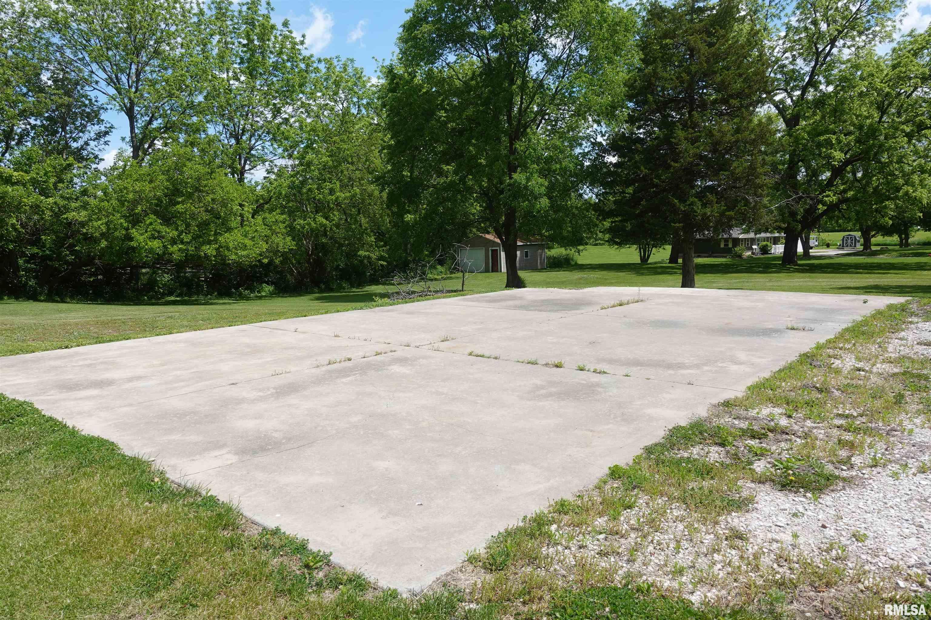 828 200th Avenue, Monmouth, Illinois image 8