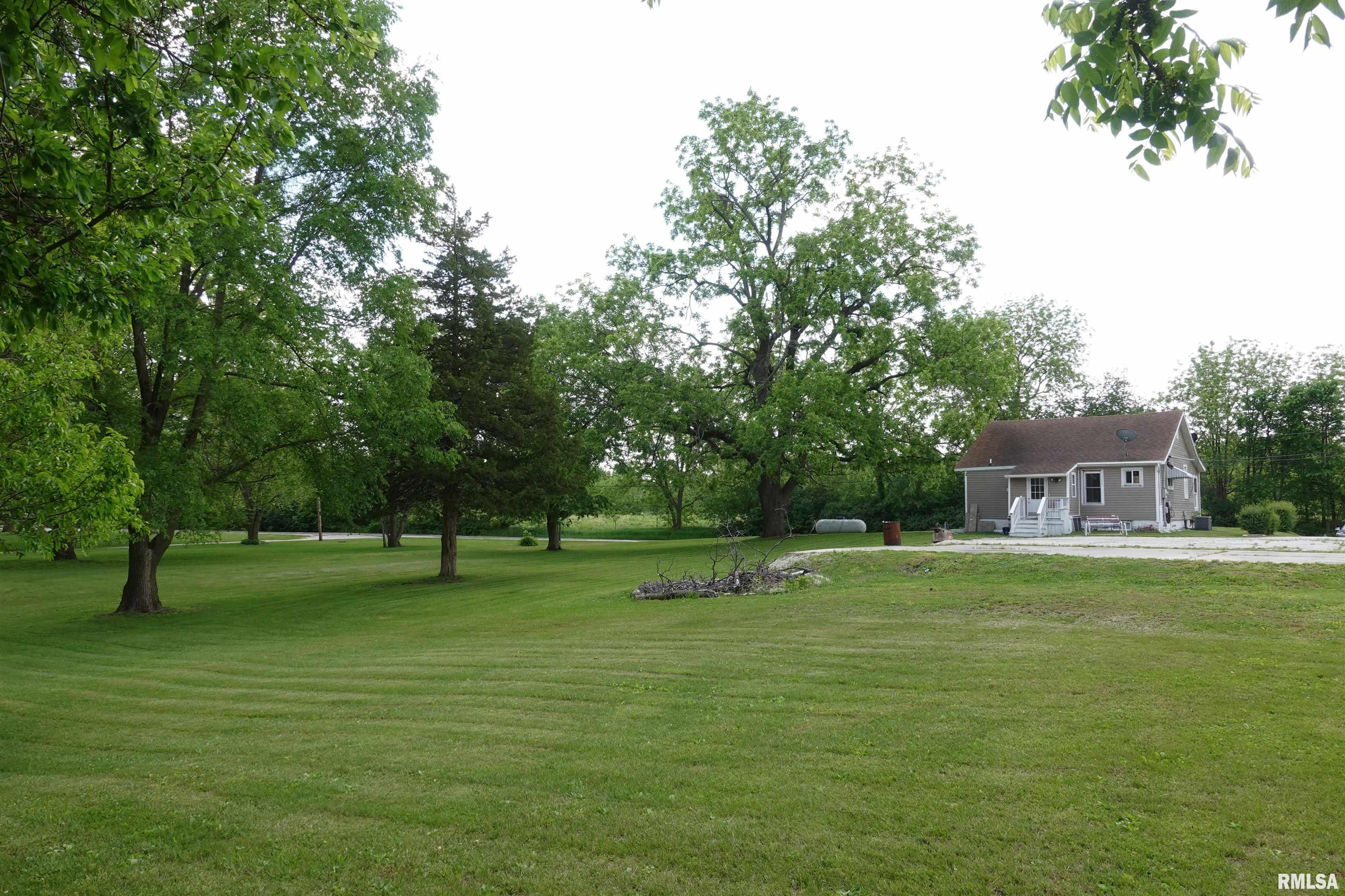828 200th Avenue, Monmouth, Illinois image 10