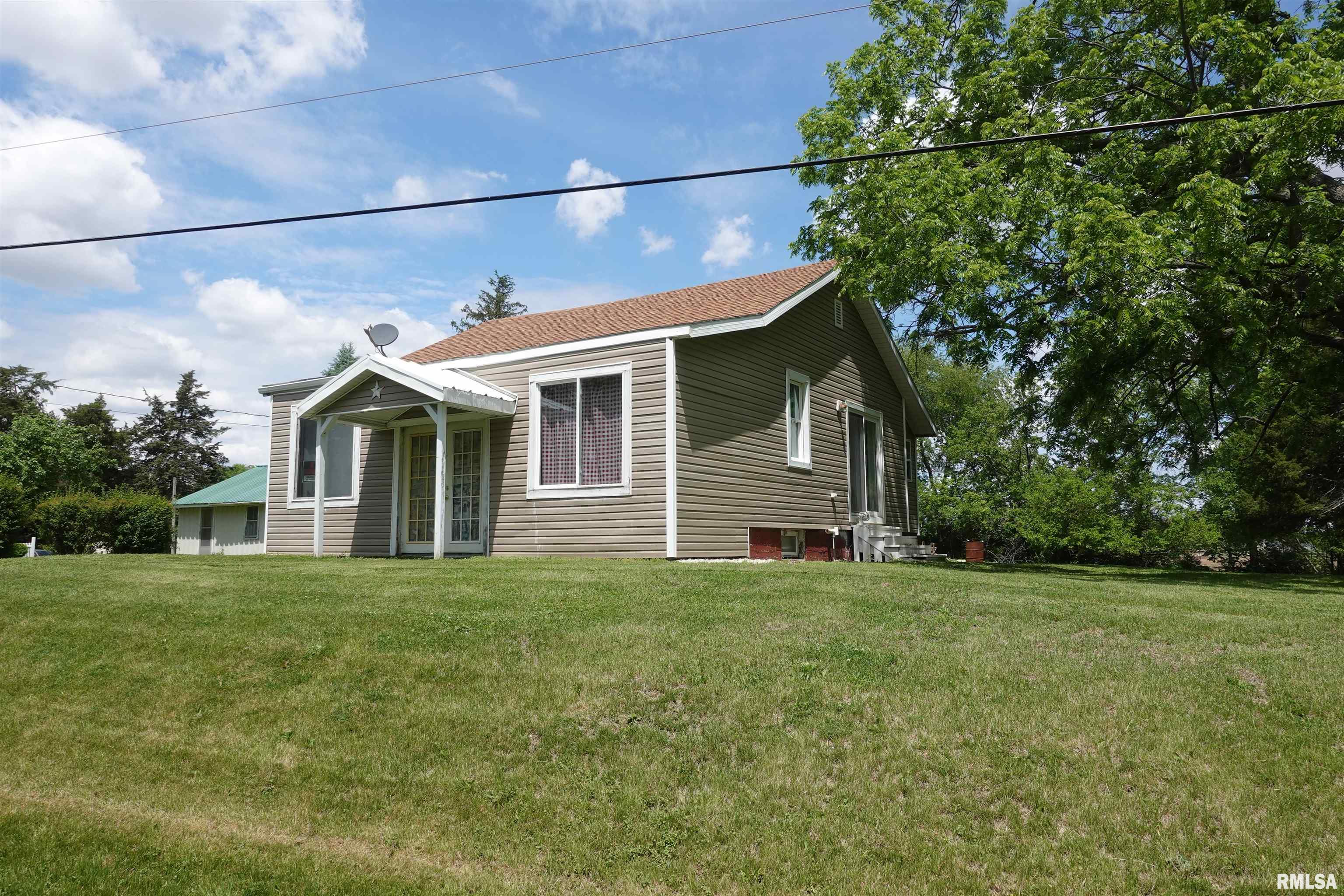 828 200th Avenue, Monmouth, Illinois image 1