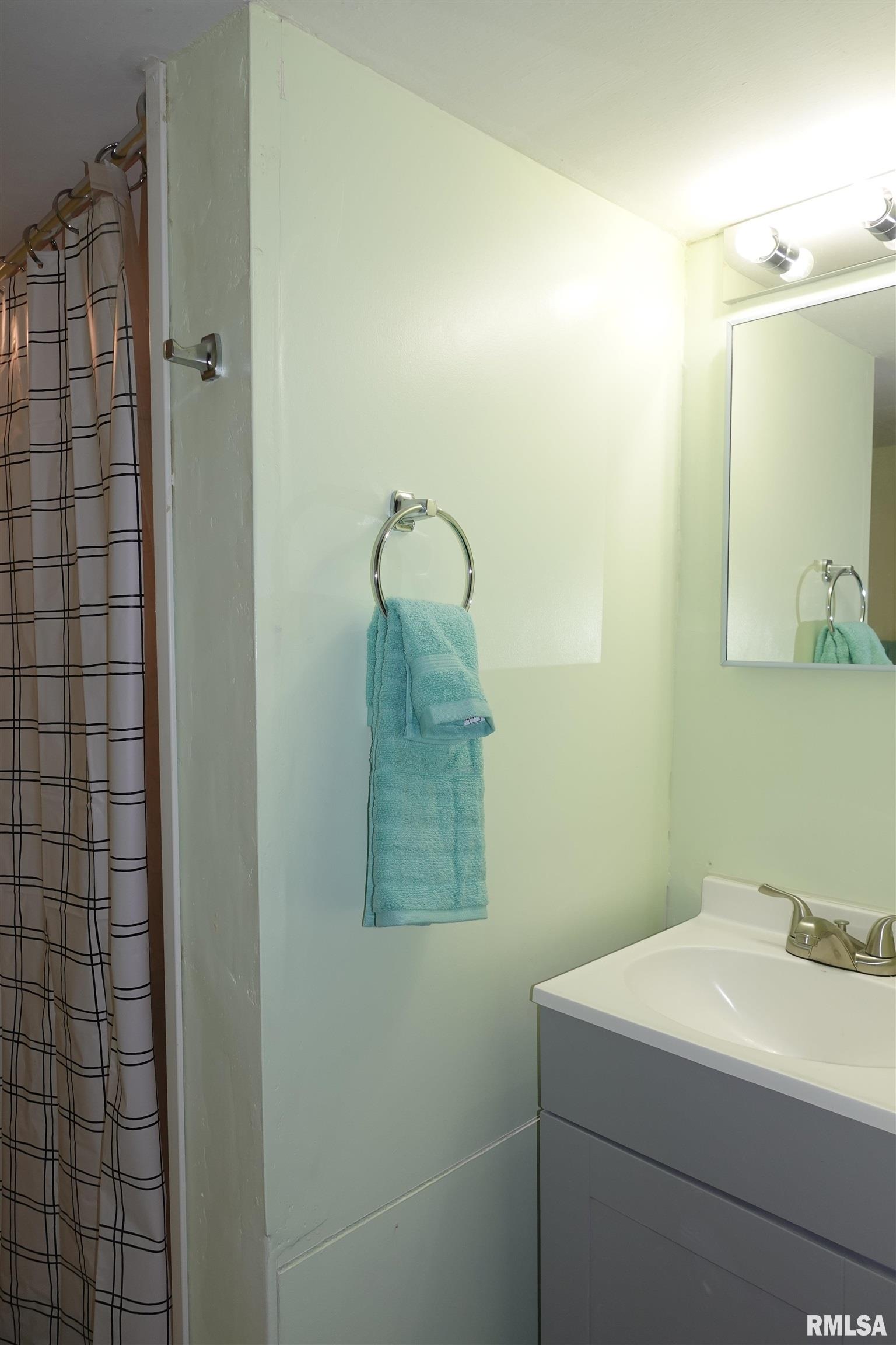828 200th Avenue, Monmouth, Illinois image 33