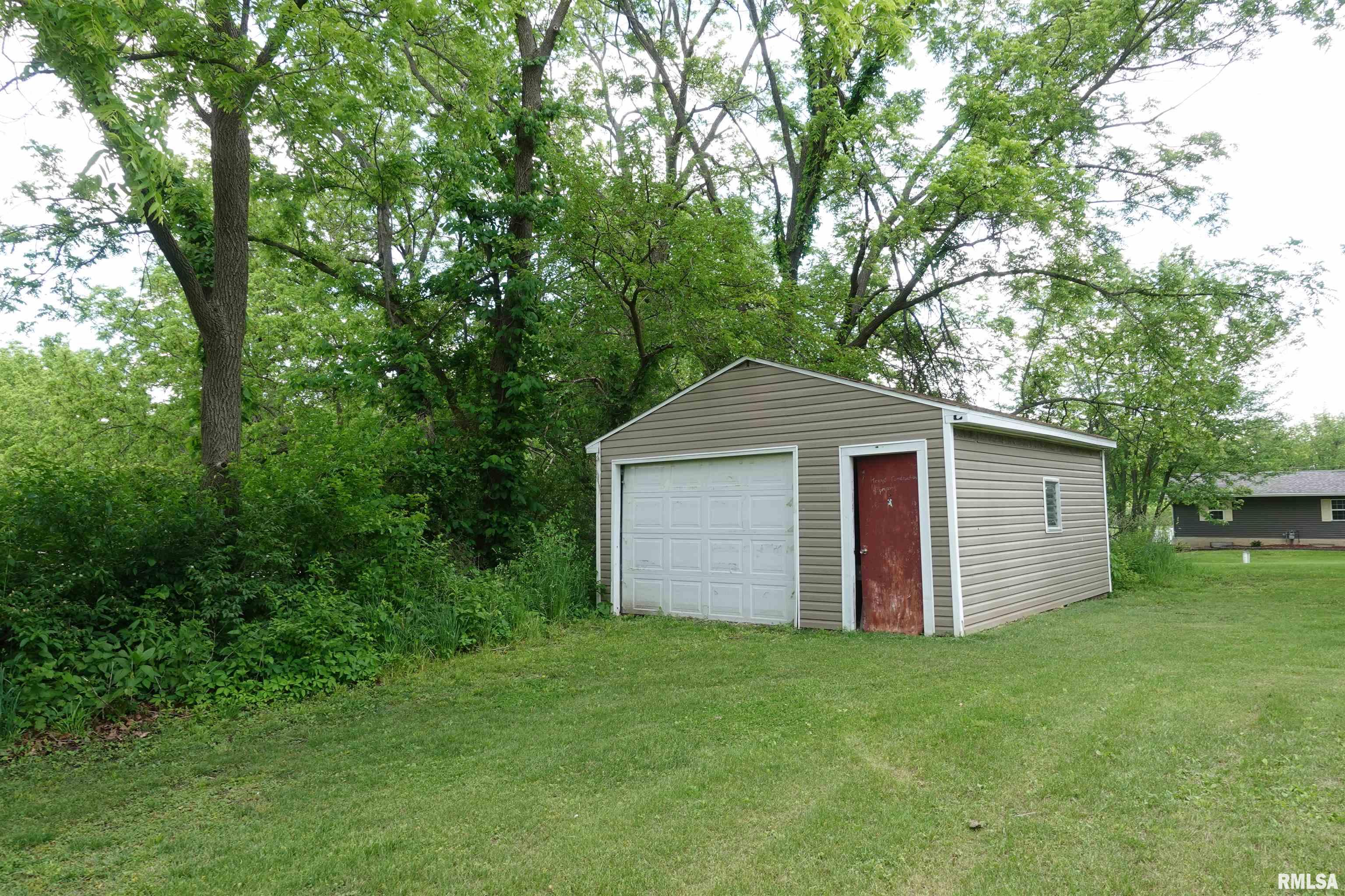 828 200th Avenue, Monmouth, Illinois image 11