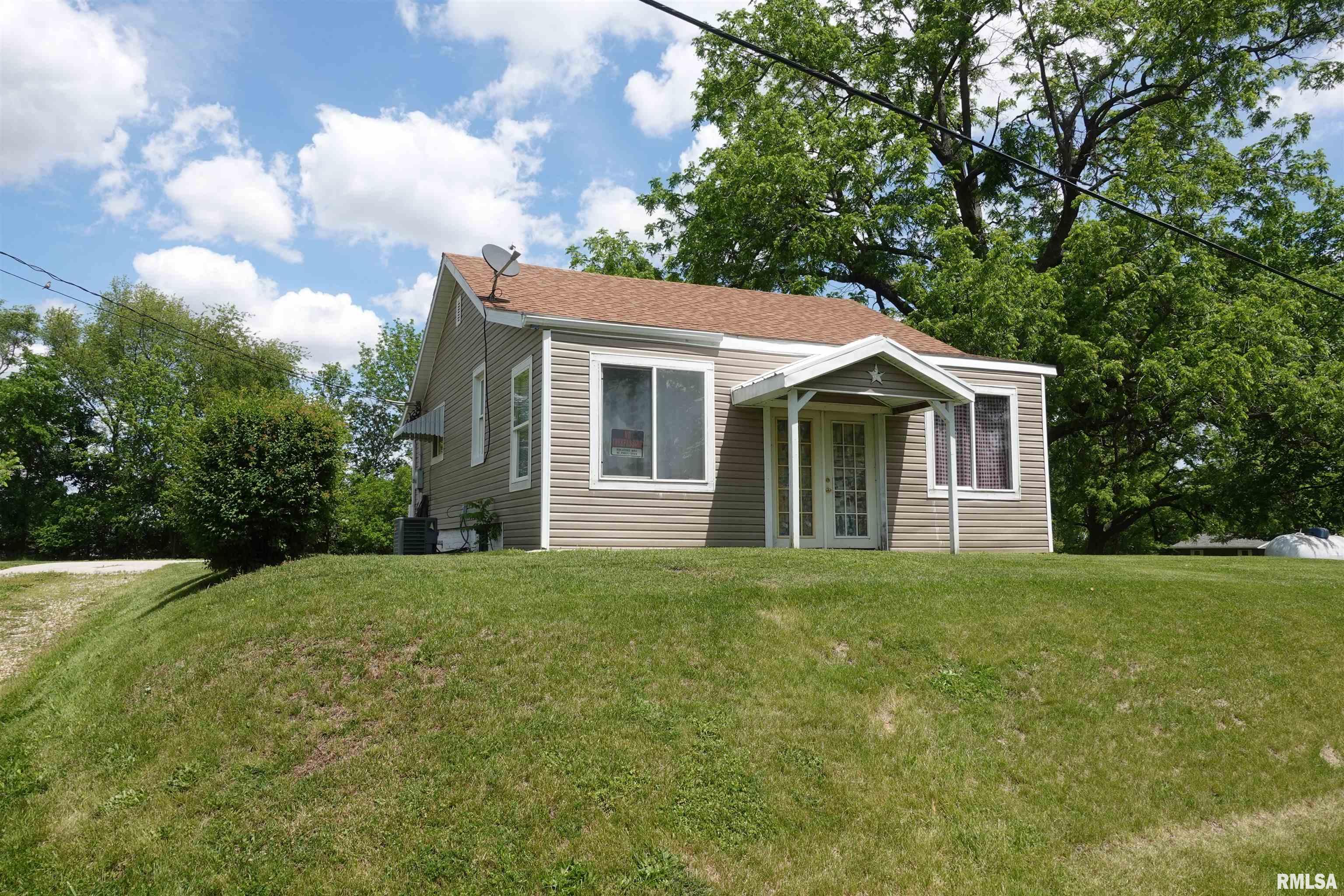 828 200th Avenue, Monmouth, Illinois image 3